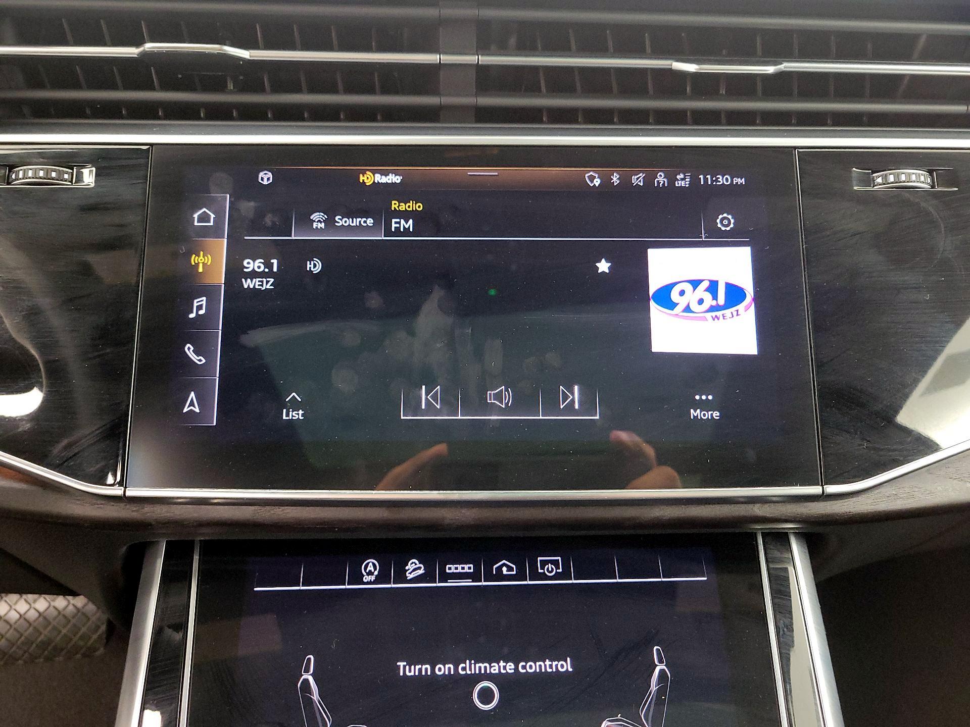 Thumbnail: 2021 Audi Q8 - 16