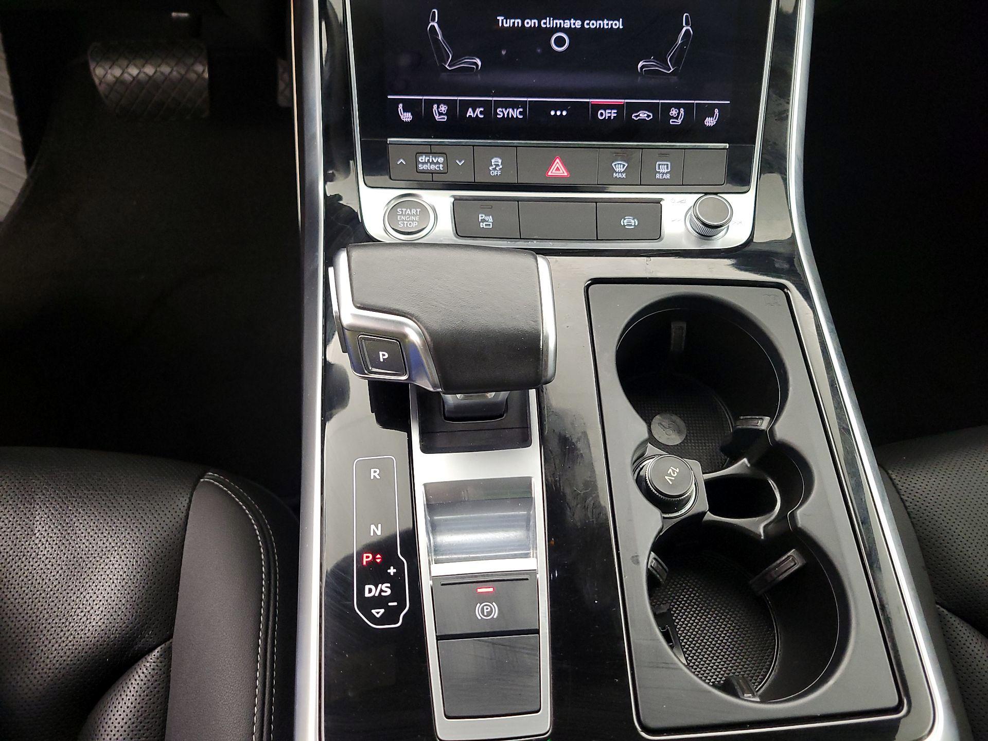 Thumbnail: 2021 Audi Q8 - 18