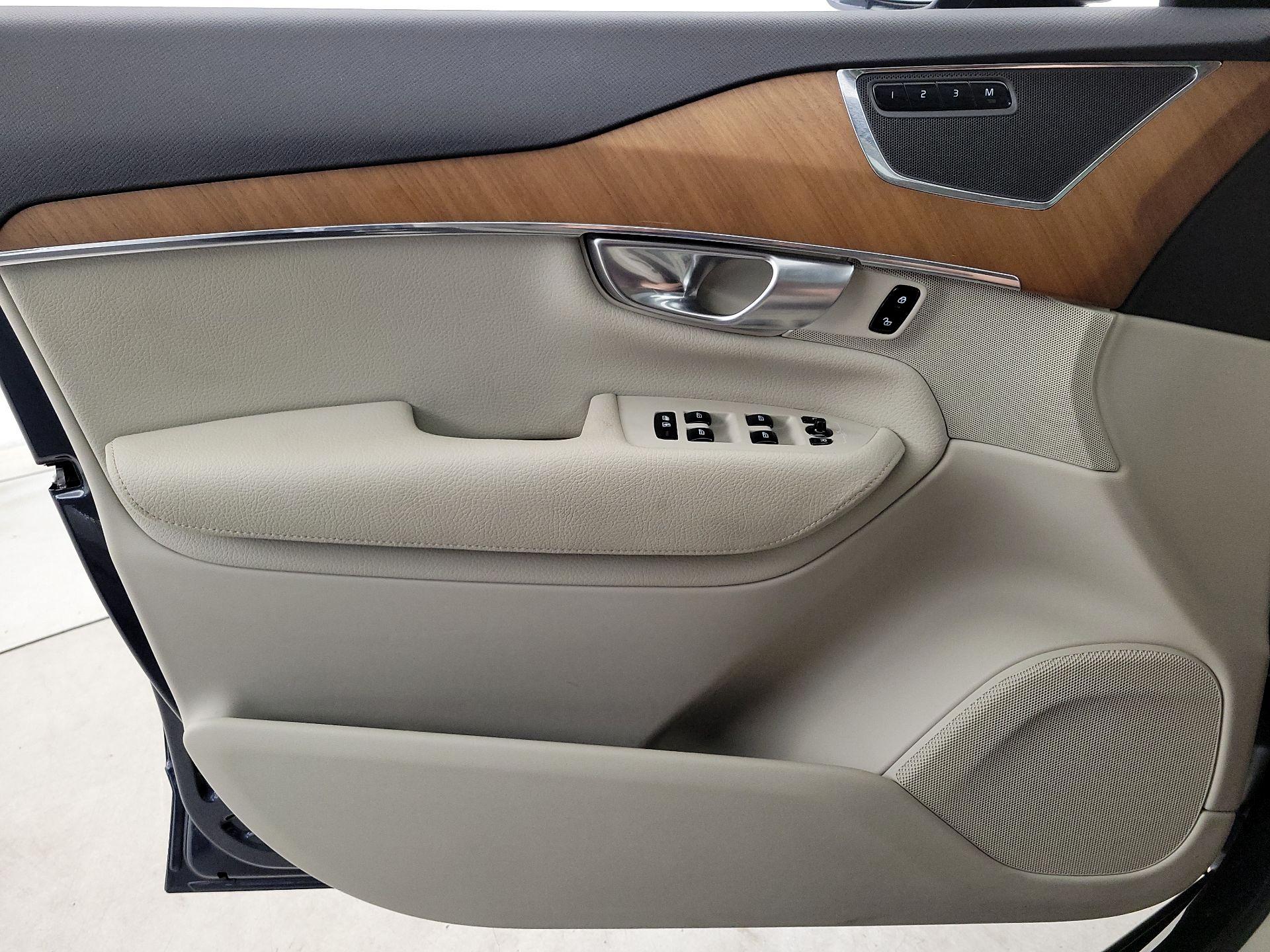 Thumbnail: 2021 Volvo XC90 - 12