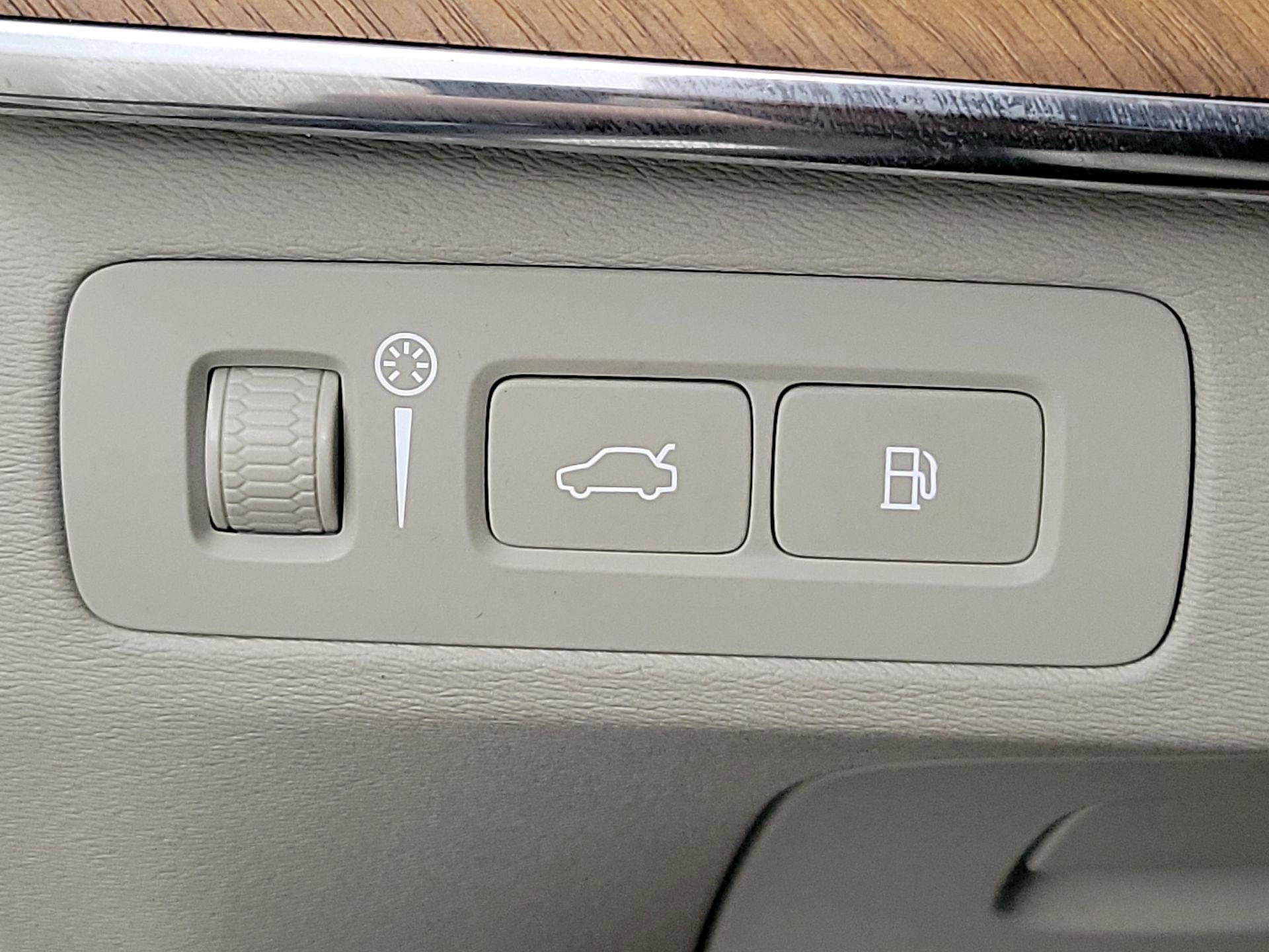 Thumbnail: 2021 Volvo XC90 - 13