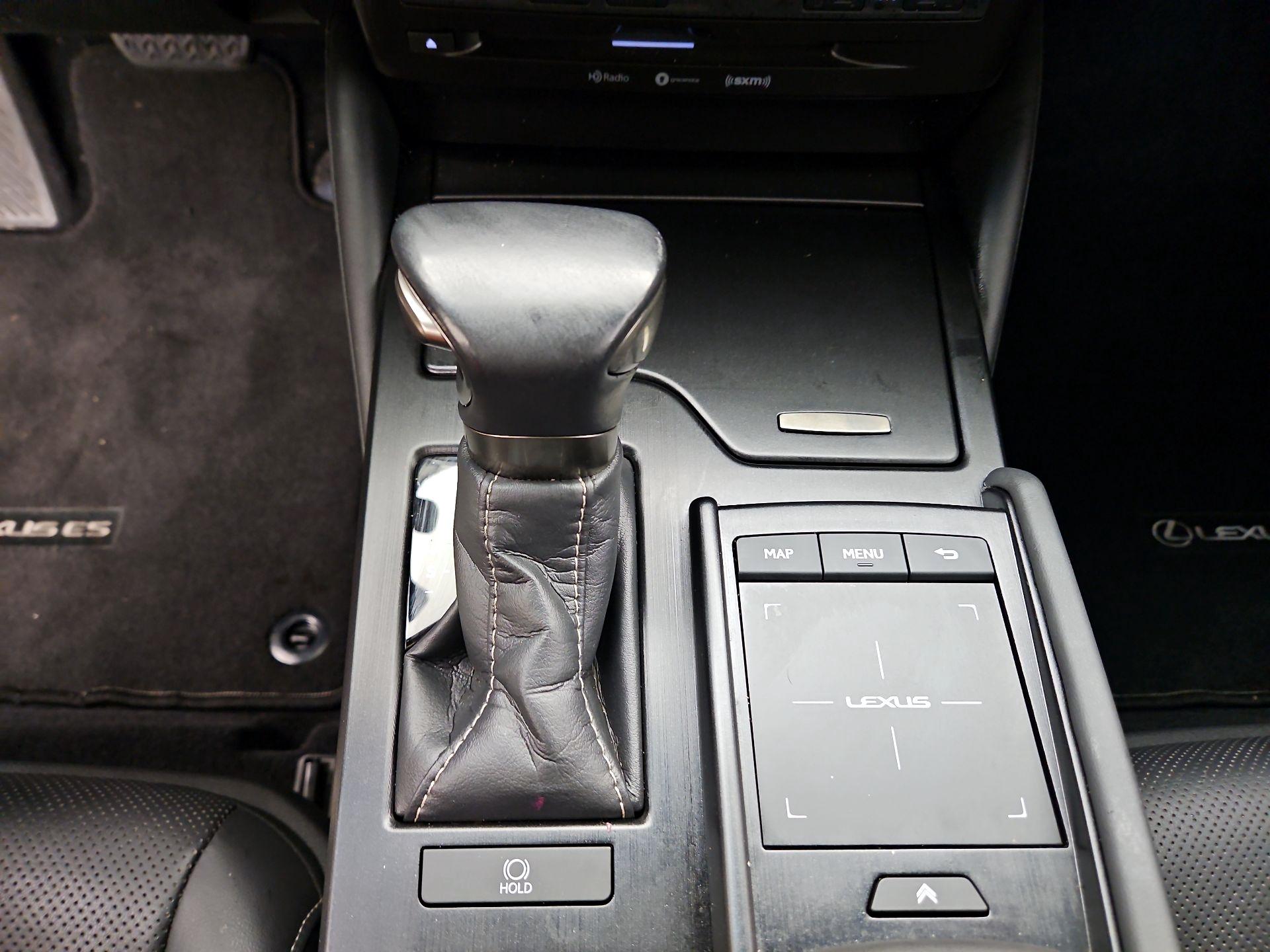 Thumbnail: 2020 Lexus ES - 18