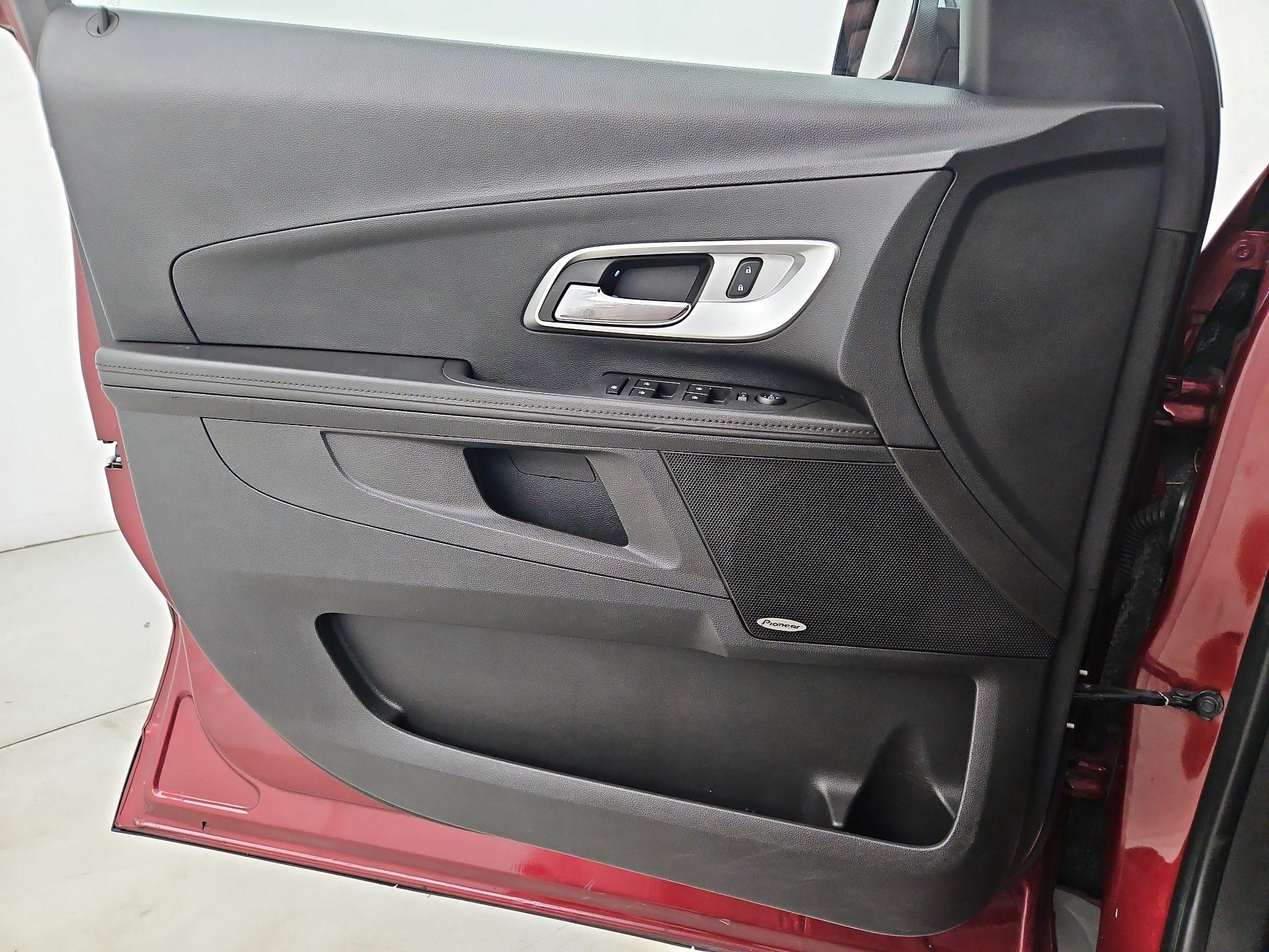 Thumbnail: 2017 Chevrolet Equinox - 12