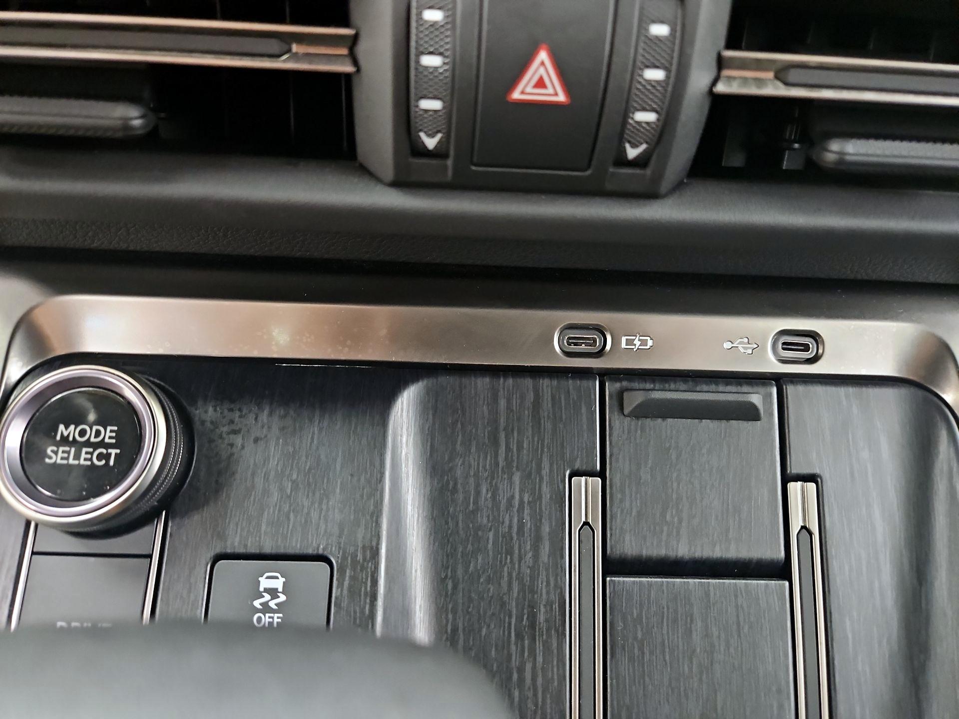 Thumbnail: 2024 Lexus GX - 18