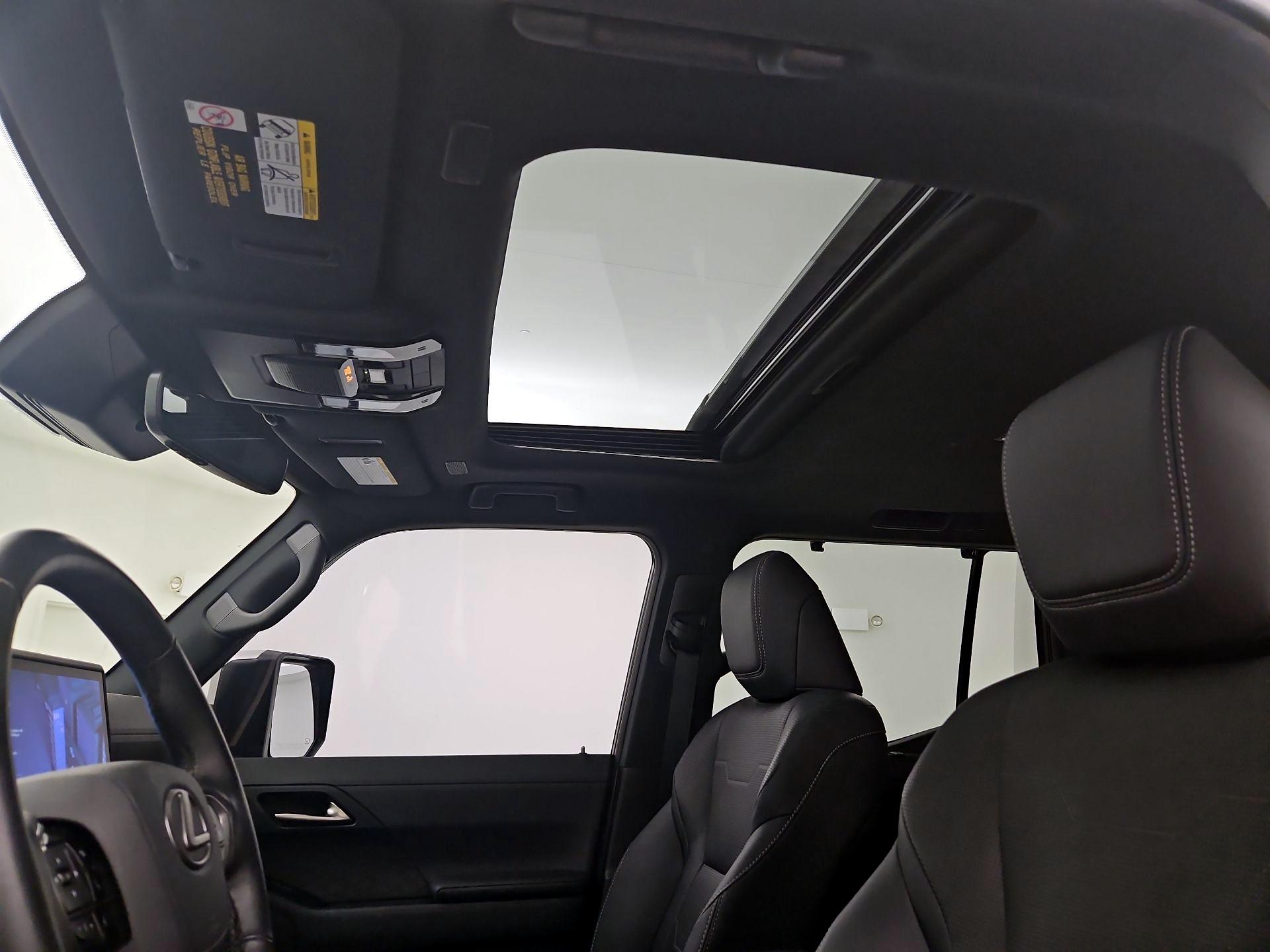 Thumbnail: 2024 Lexus GX - 19
