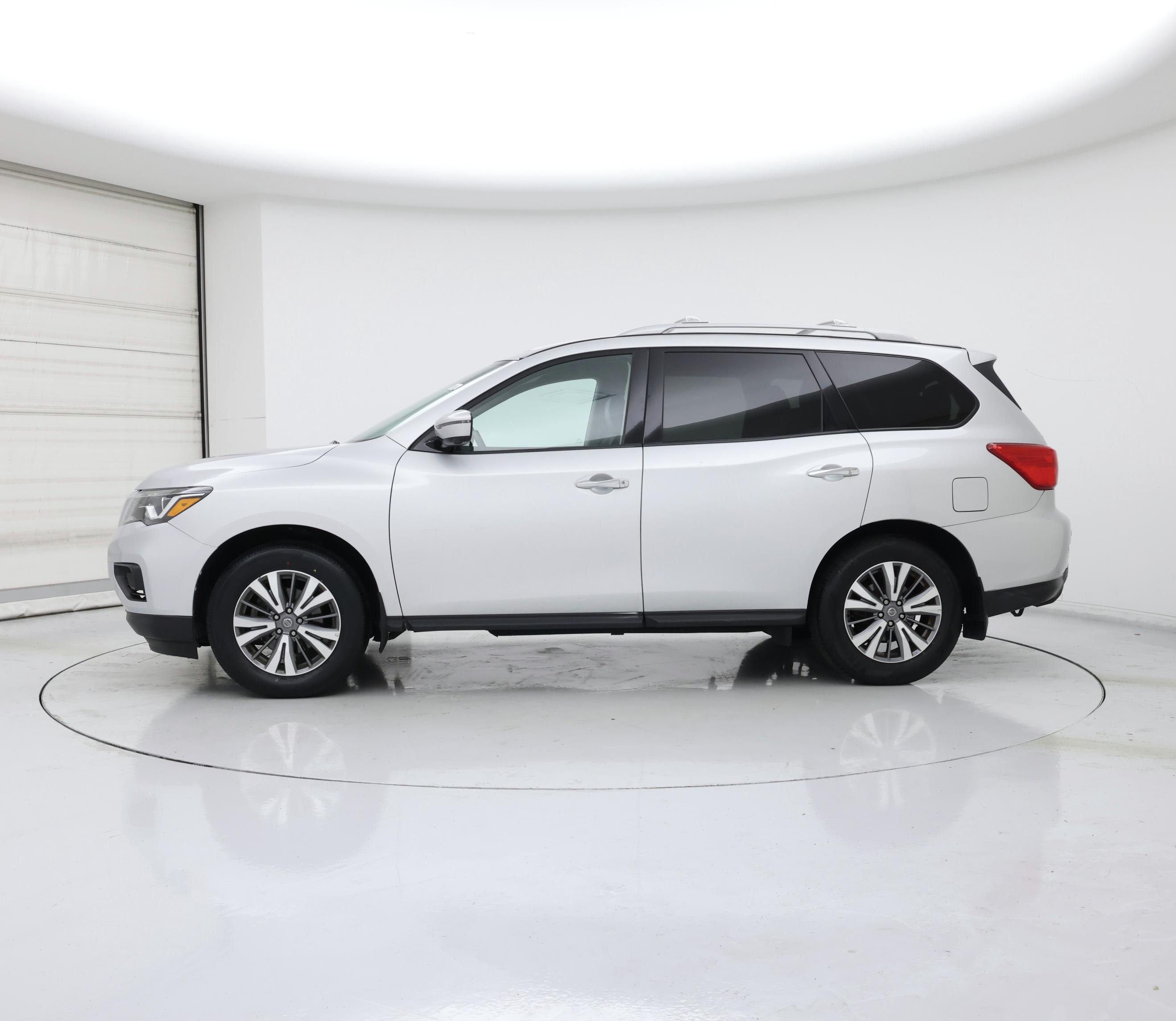 Thumbnail: 2020 Nissan Pathfinder - 3