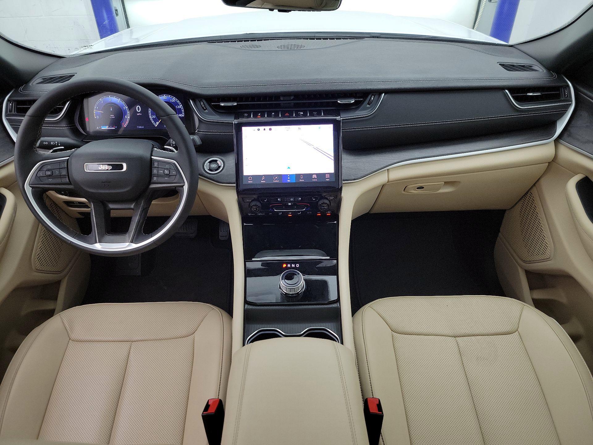 Thumbnail: 2023 Jeep Grand Cherokee - 9