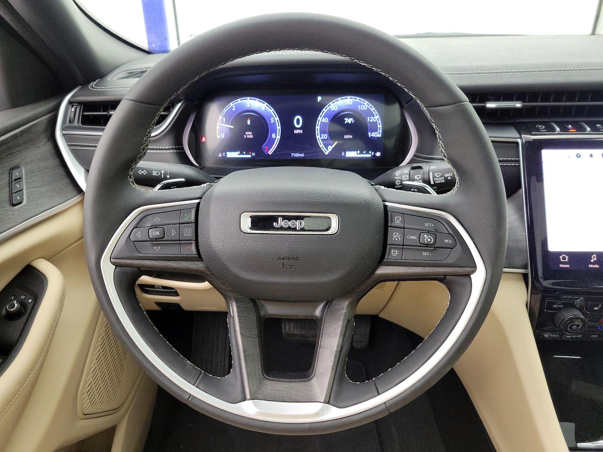 Thumbnail: 2023 Jeep Grand Cherokee - 10