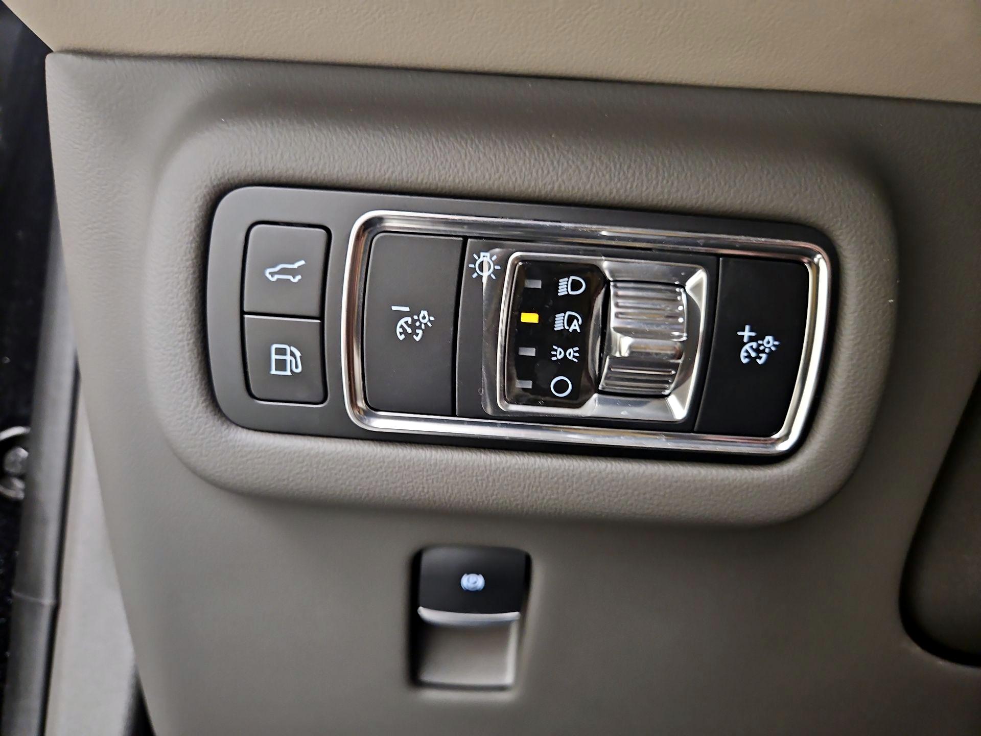 Thumbnail: 2024 Lincoln Nautilus - 13