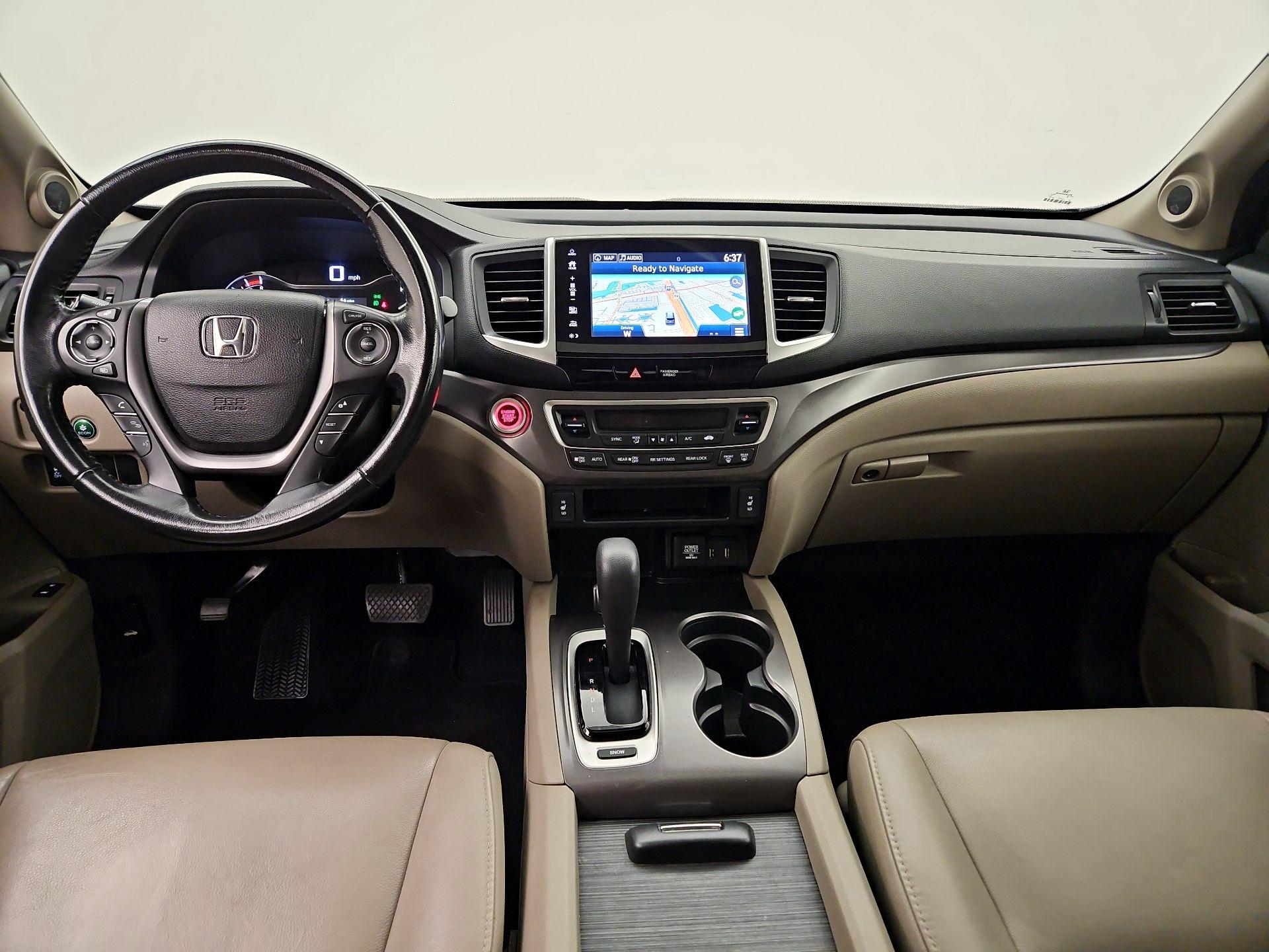 Thumbnail: 2017 Honda Pilot - 9