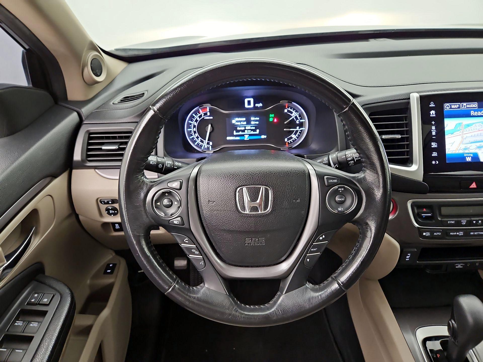 Thumbnail: 2017 Honda Pilot - 10