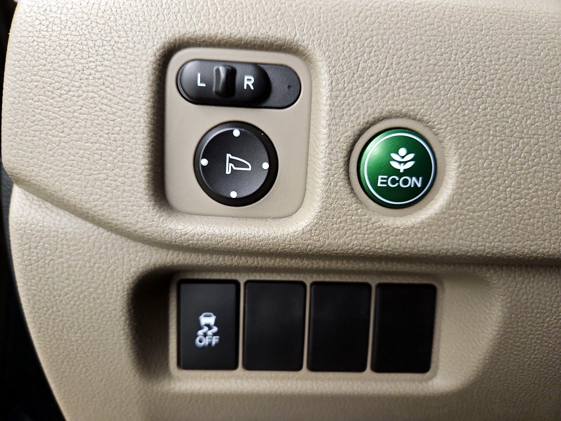 Thumbnail: 2017 Honda Pilot - 13