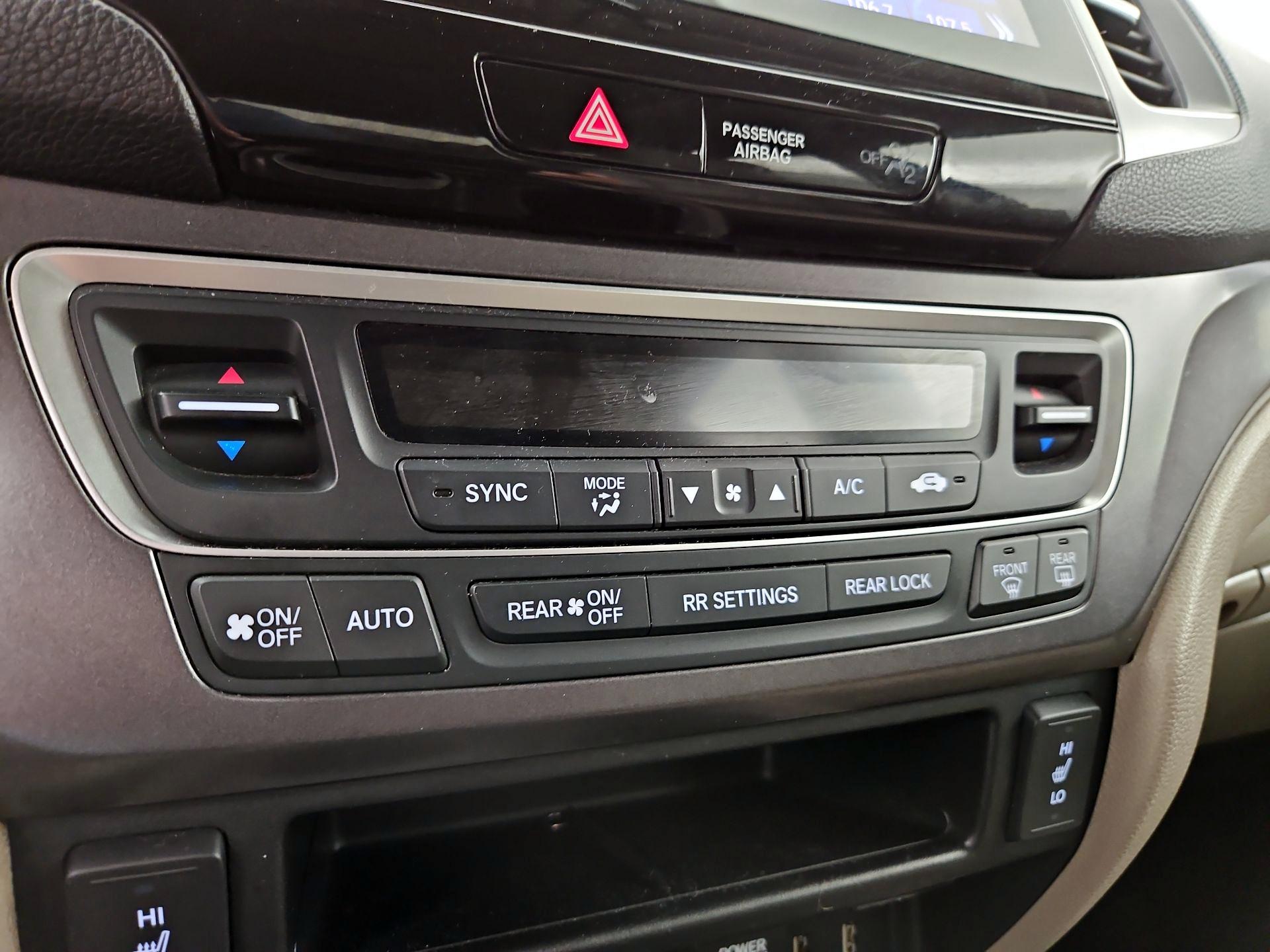 Thumbnail: 2017 Honda Pilot - 17