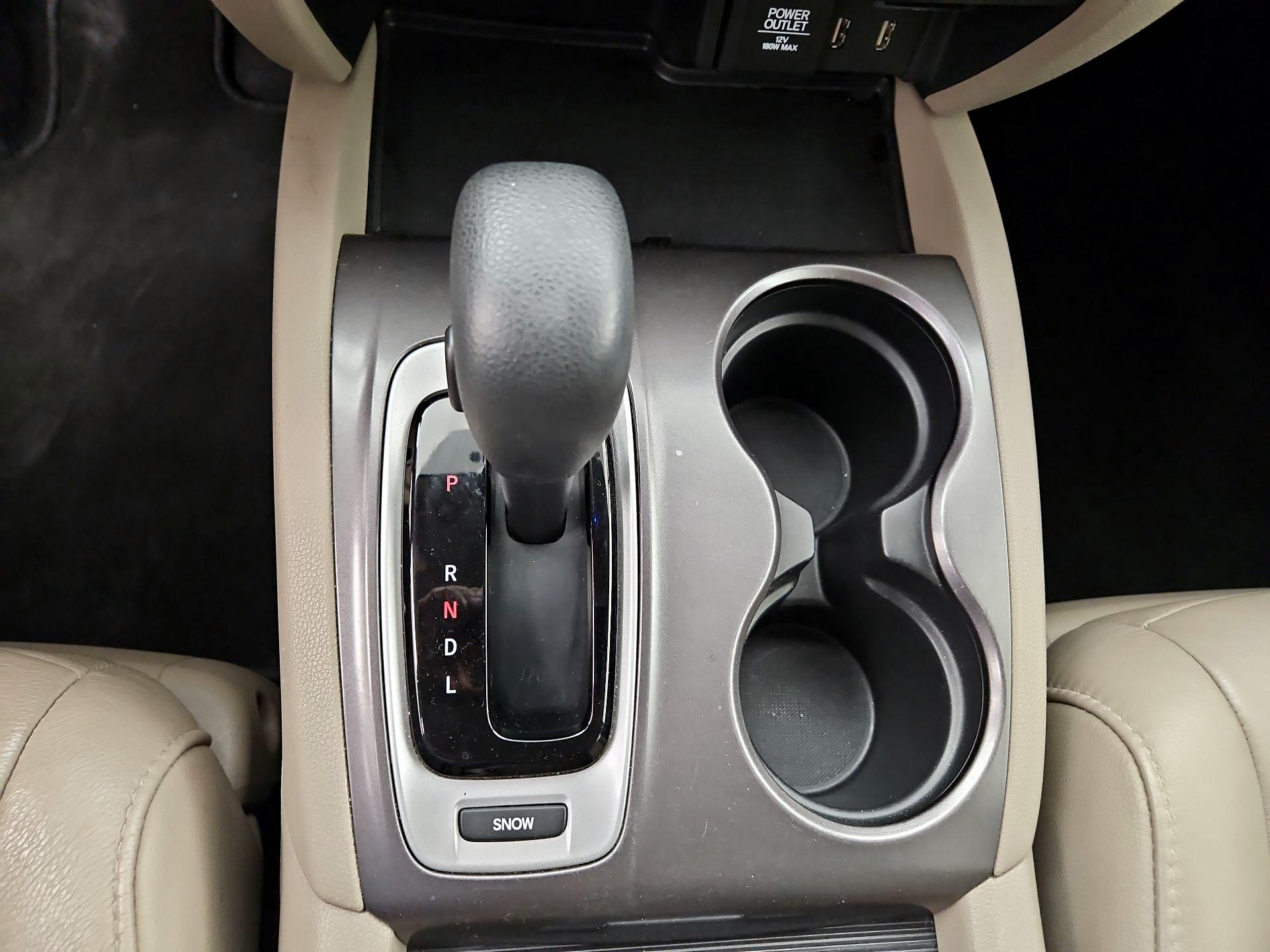 Thumbnail: 2017 Honda Pilot - 18