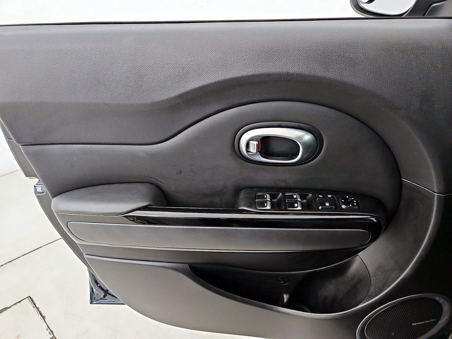 Thumbnail: 2018 Kia Soul - 12