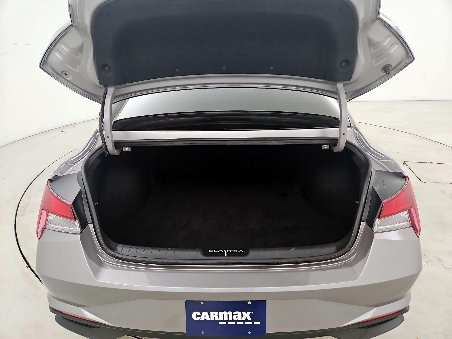 Thumbnail: 2023 Hyundai Elantra - 20