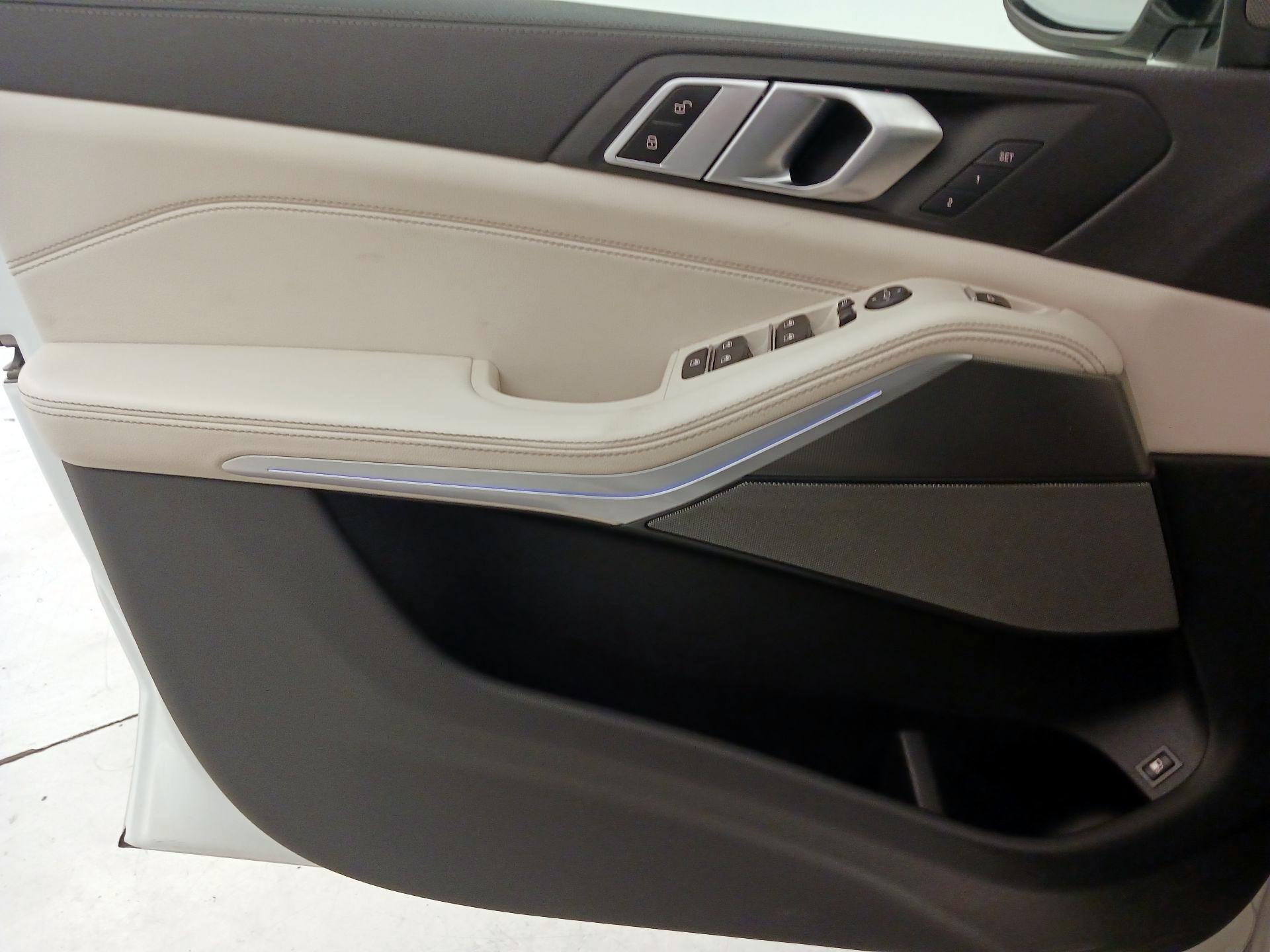 Thumbnail: 2021 BMW X5 - 12