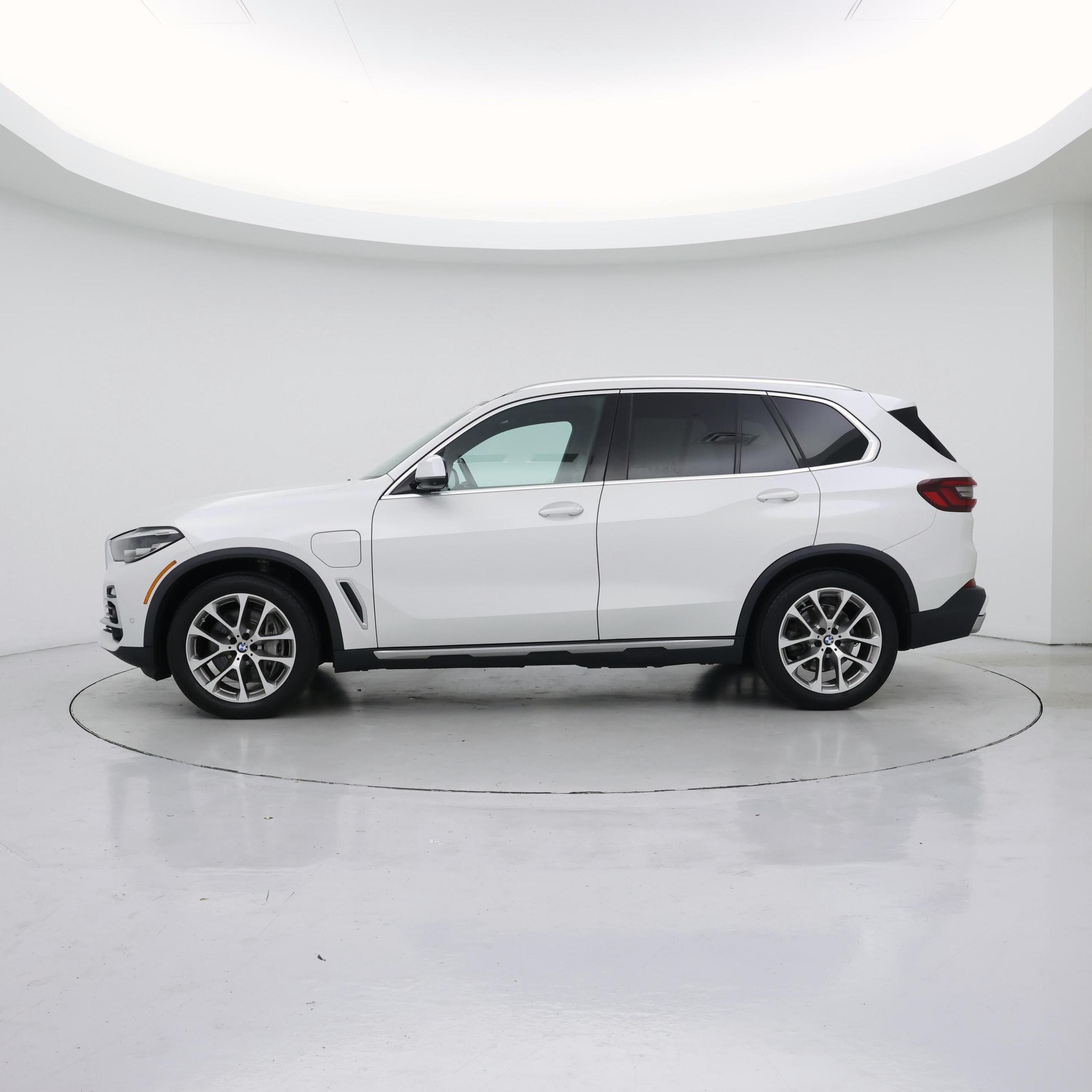 Thumbnail: 2021 BMW X5 - 3