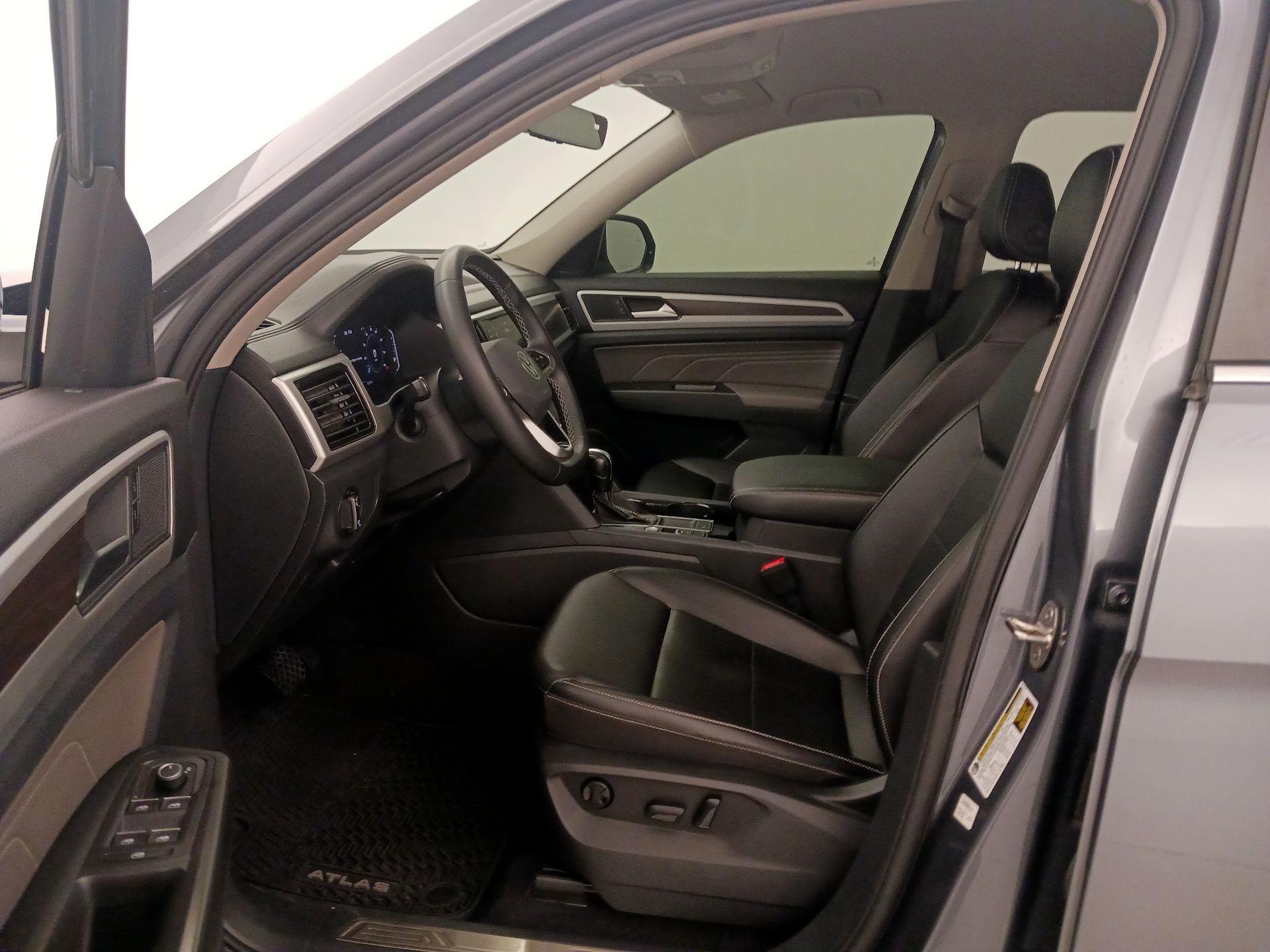 Thumbnail: 2022 Volkswagen Atlas - 11