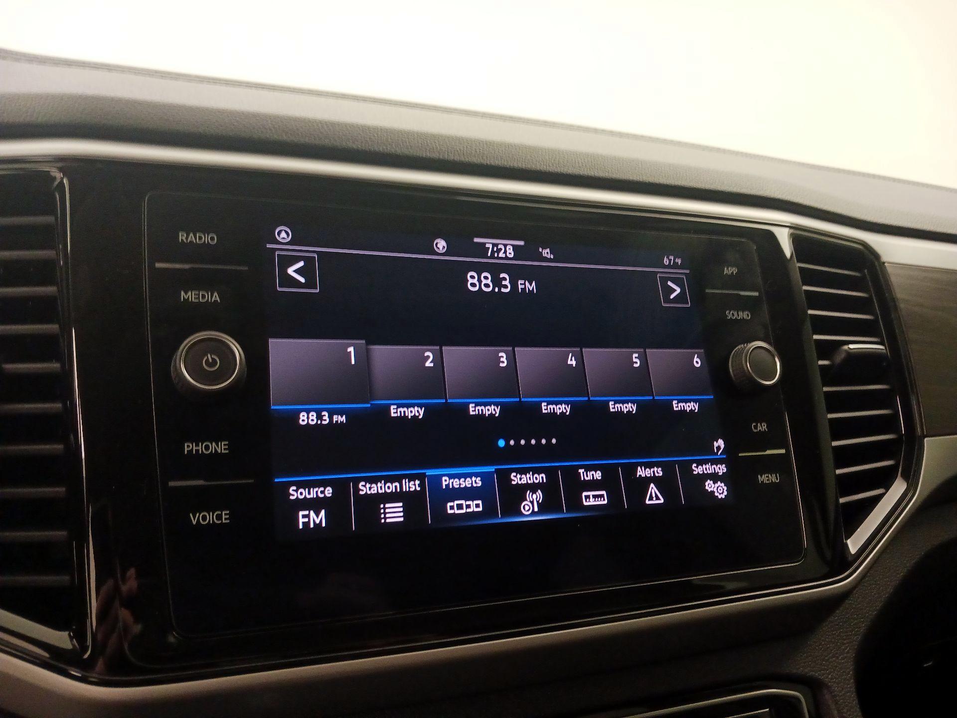 Thumbnail: 2022 Volkswagen Atlas - 15