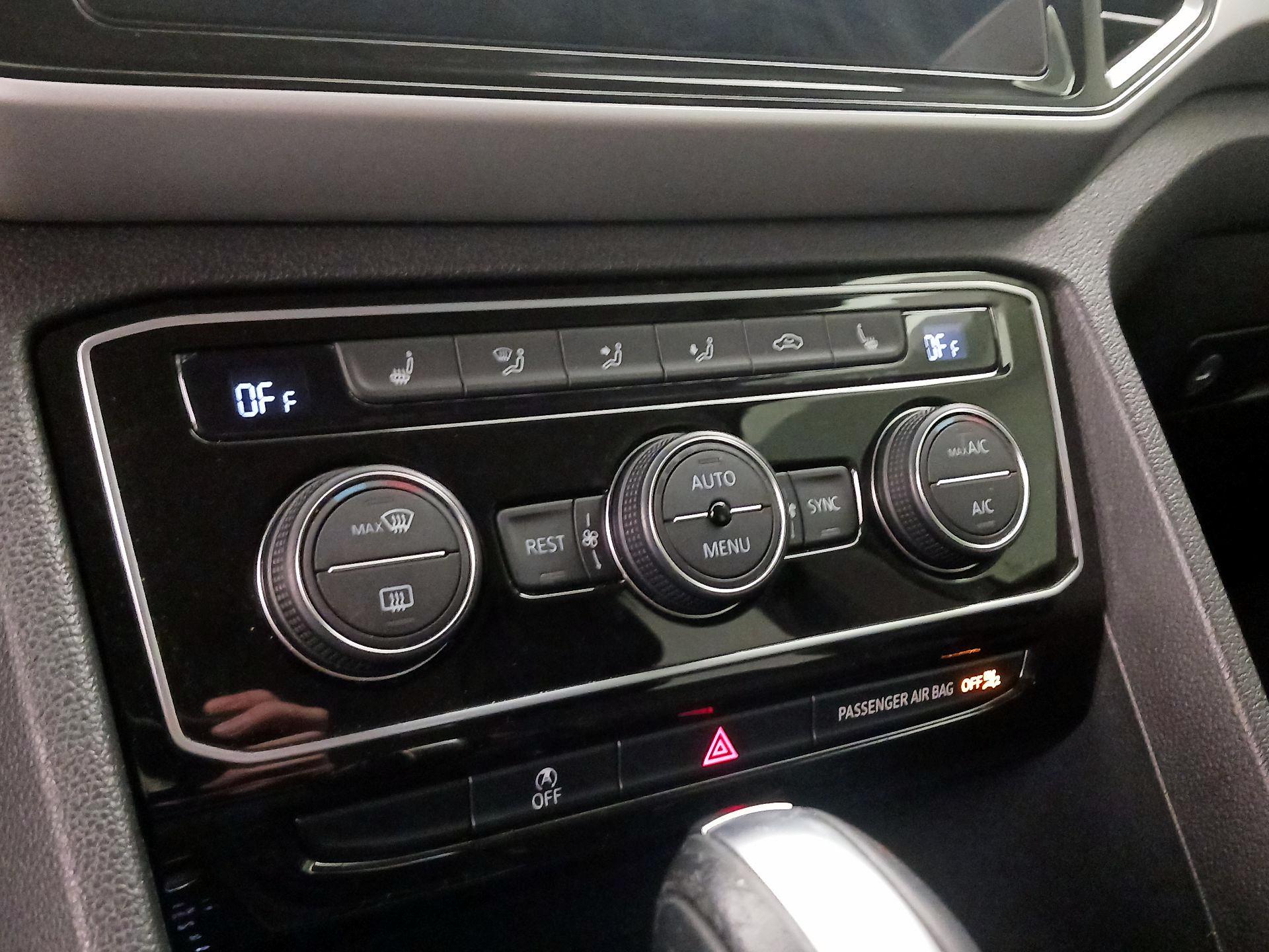 Thumbnail: 2022 Volkswagen Atlas - 16