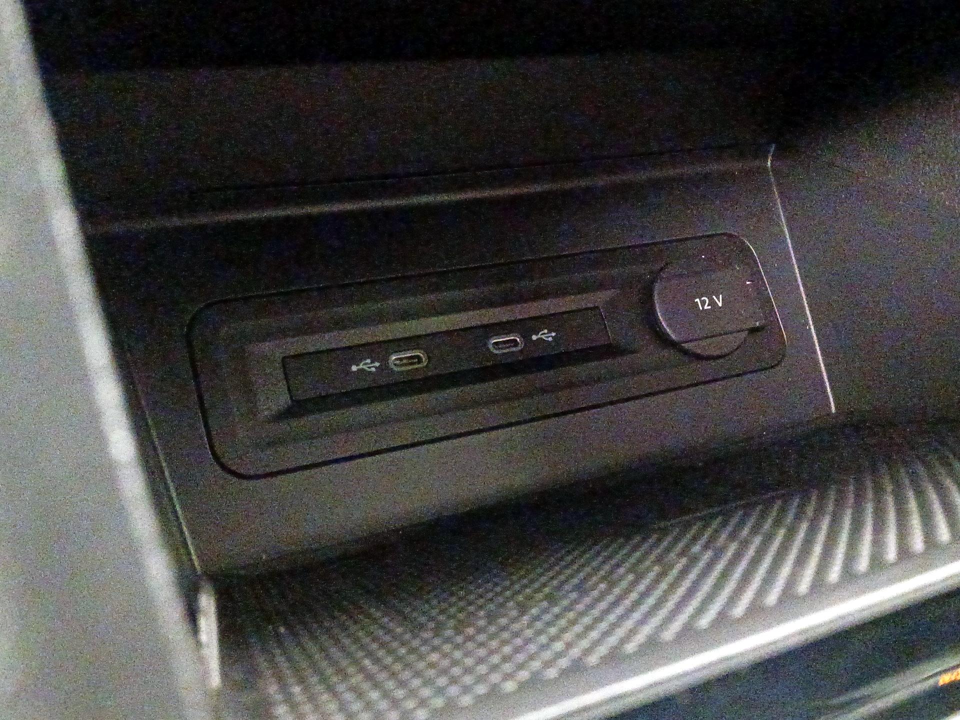 Thumbnail: 2022 Volkswagen Atlas - 18