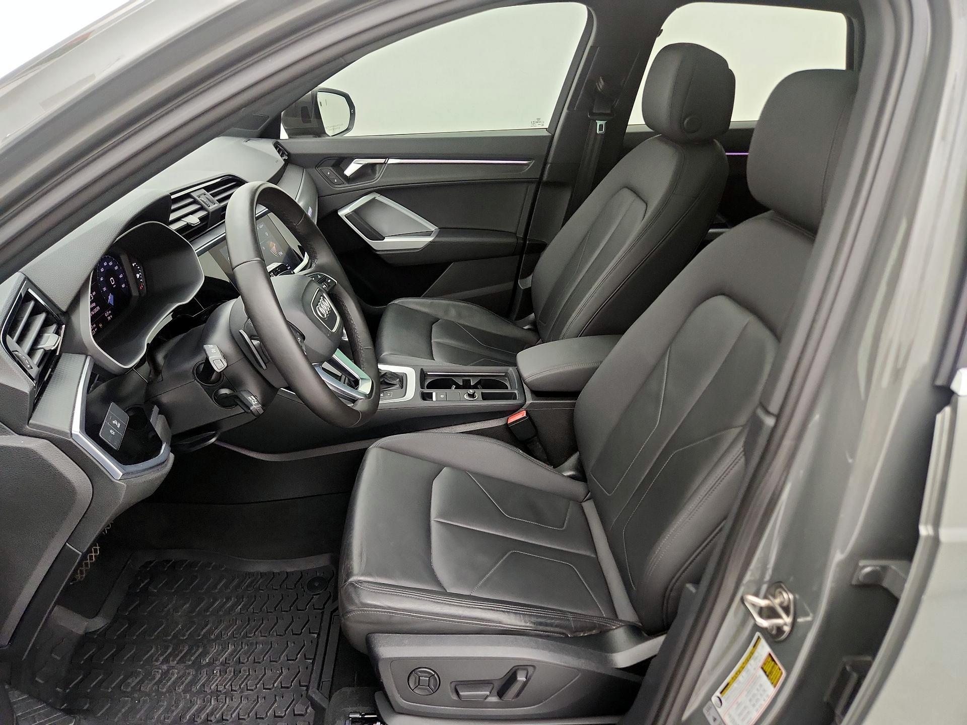 Thumbnail: 2021 Audi Q3 - 11