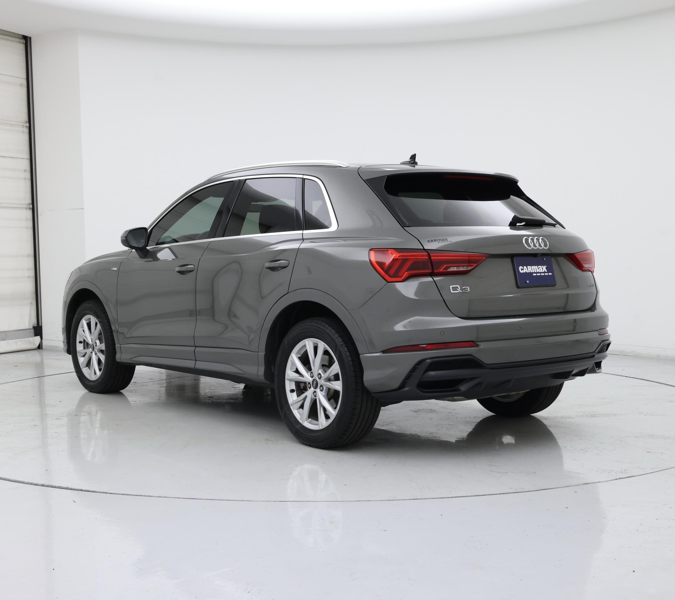 Thumbnail: 2021 Audi Q3 - 2