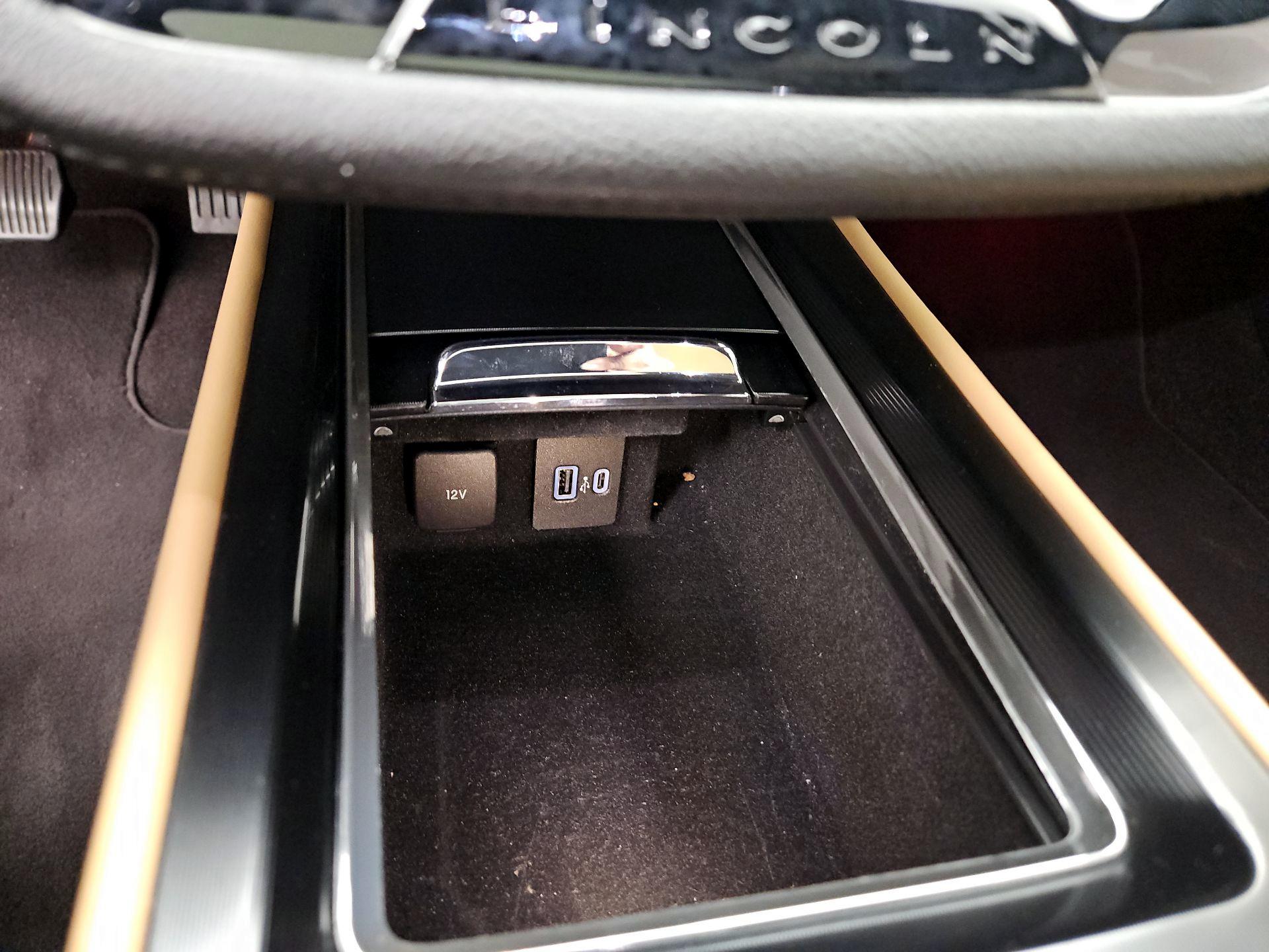 Thumbnail: 2021 Lincoln Corsair - 19