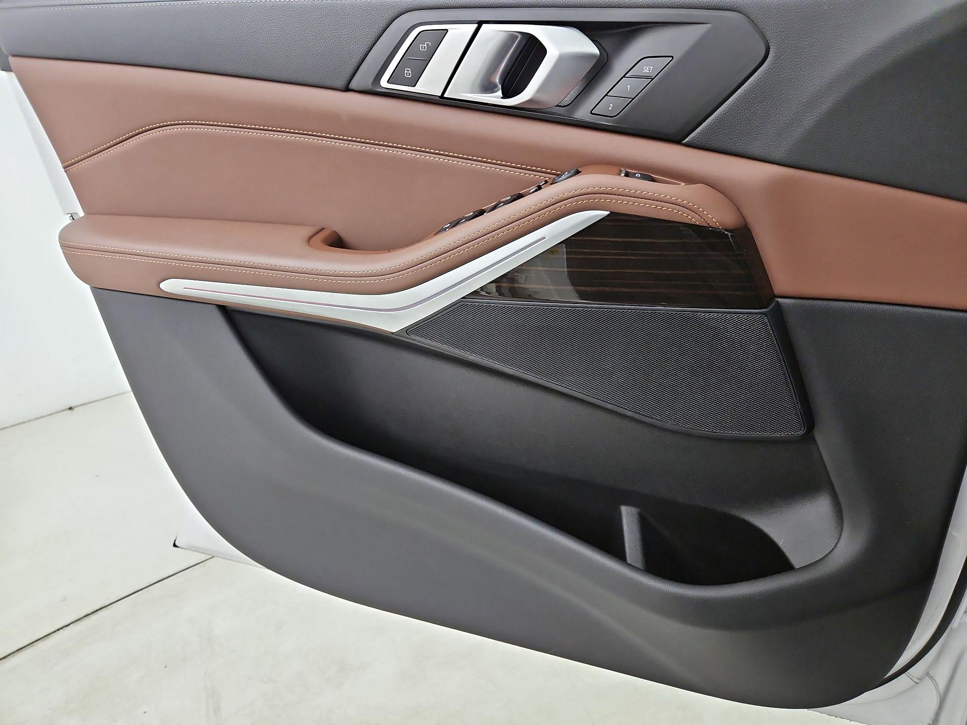 Thumbnail: 2023 BMW X5 - 12