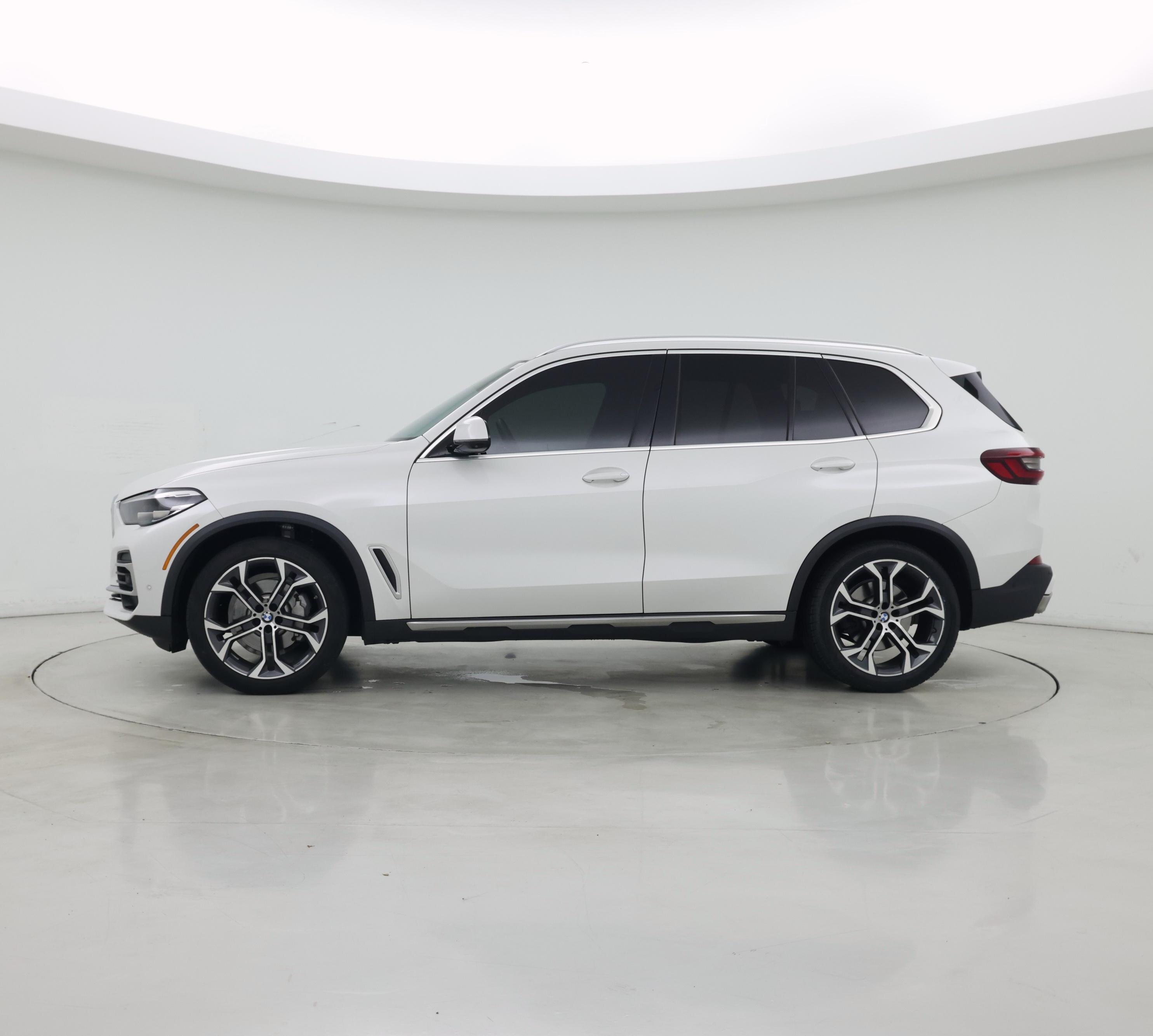 Thumbnail: 2023 BMW X5 - 3