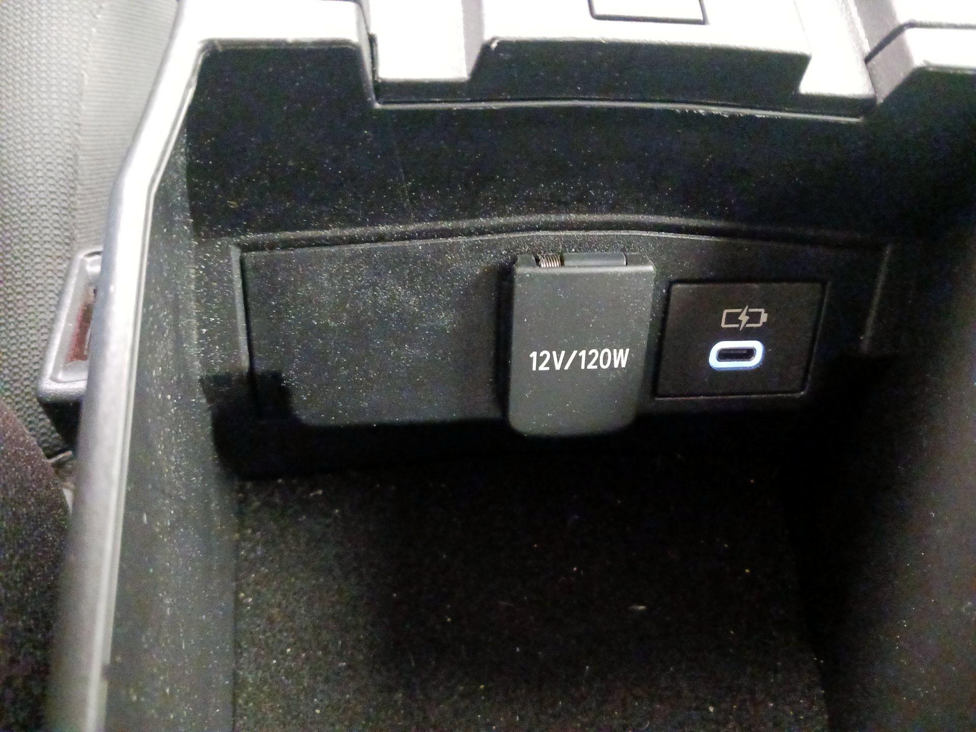 Thumbnail: 2025 Toyota Corolla - 18