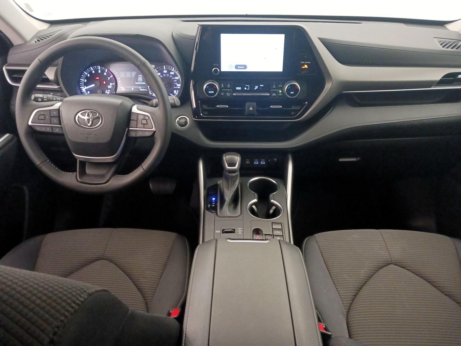 Thumbnail: 2023 Toyota Highlander - 9