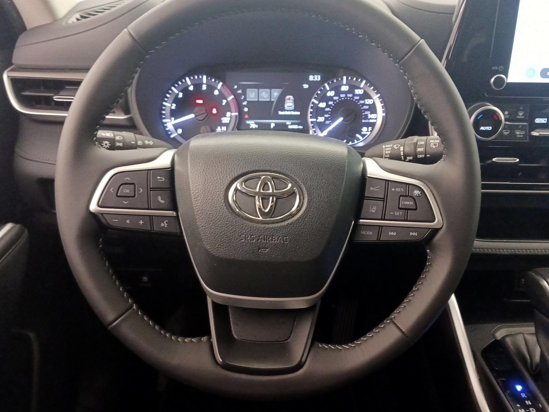 Thumbnail: 2023 Toyota Highlander - 10