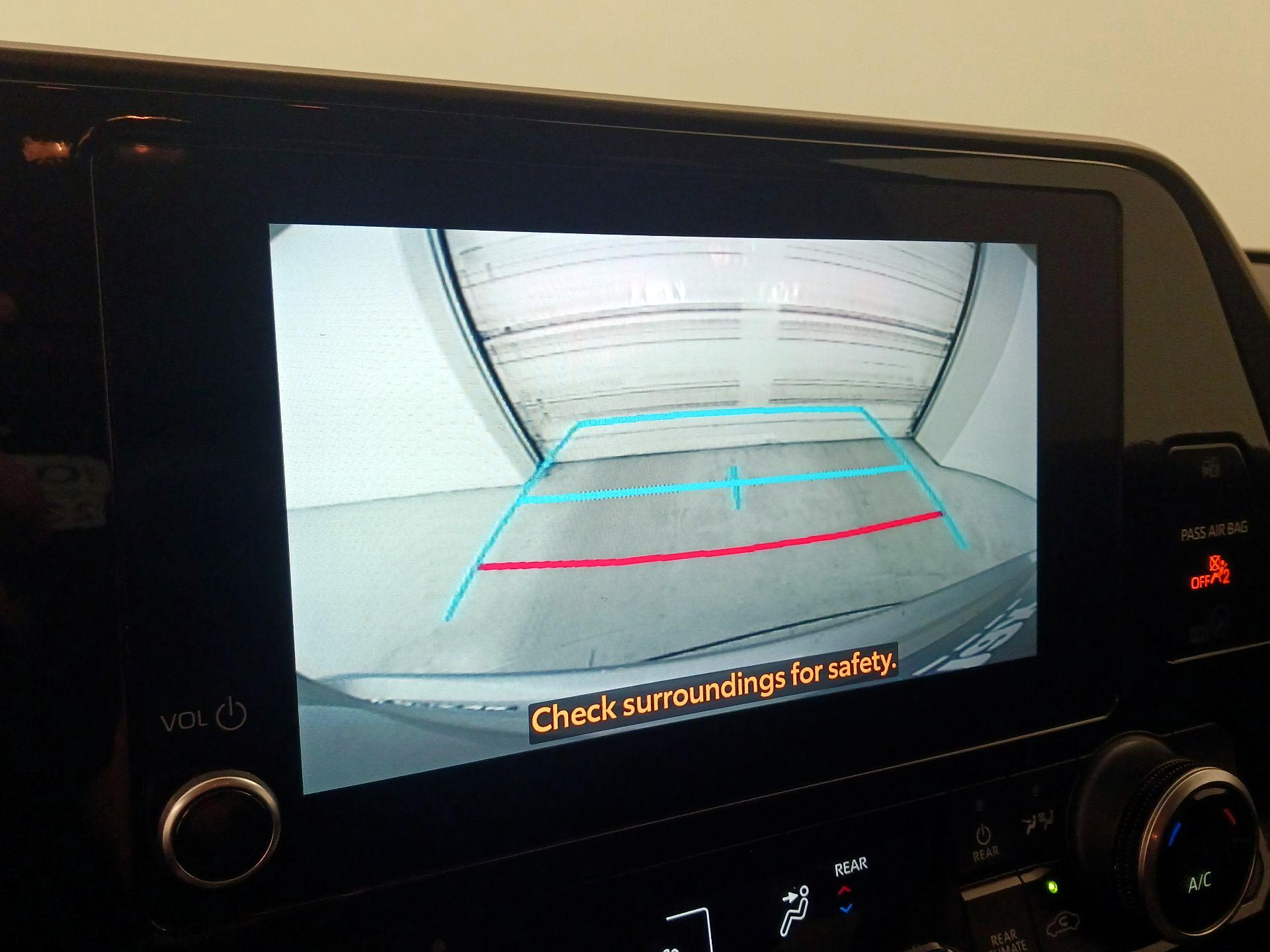 Thumbnail: 2023 Toyota Highlander - 14