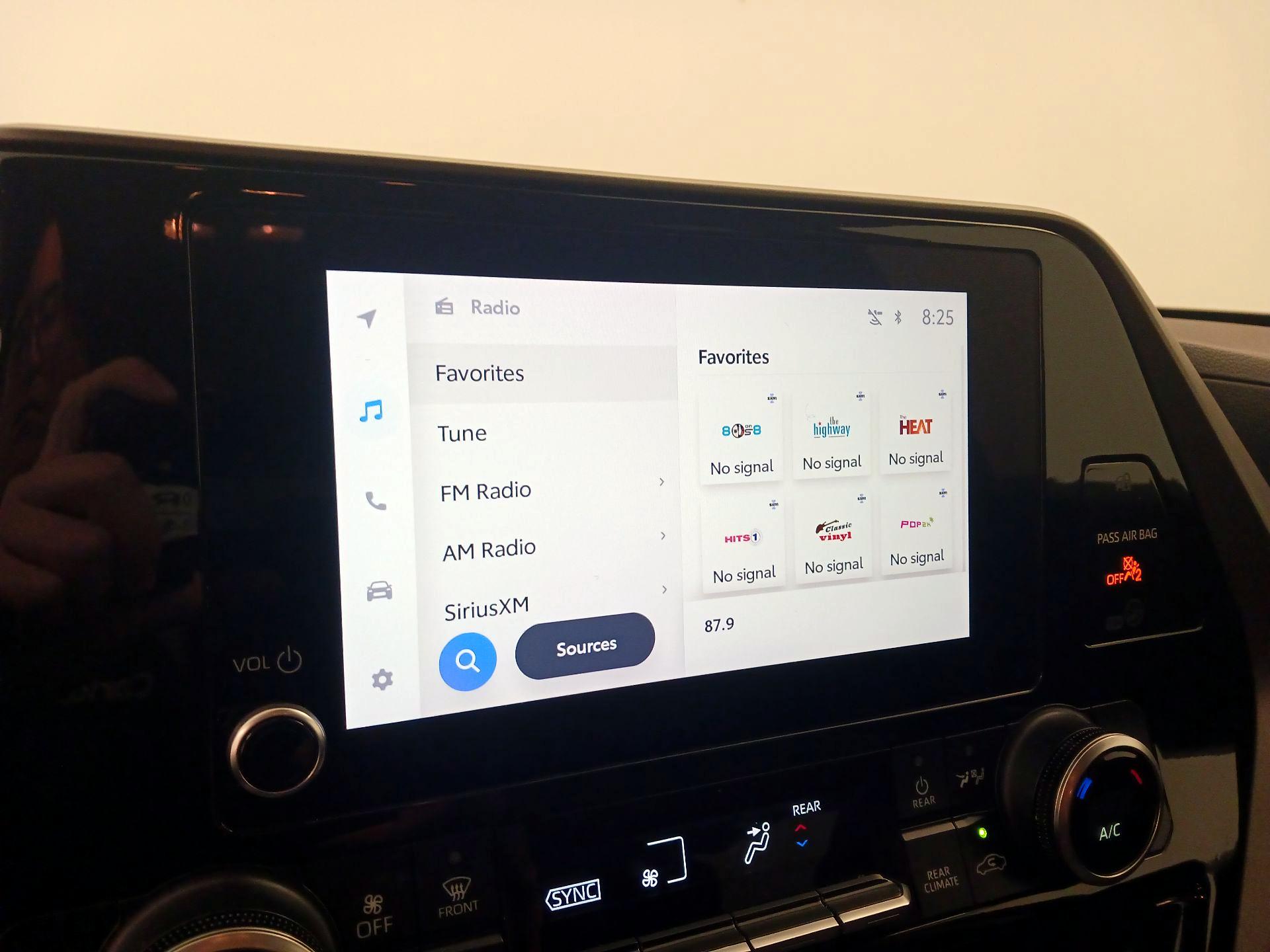 Thumbnail: 2023 Toyota Highlander - 15