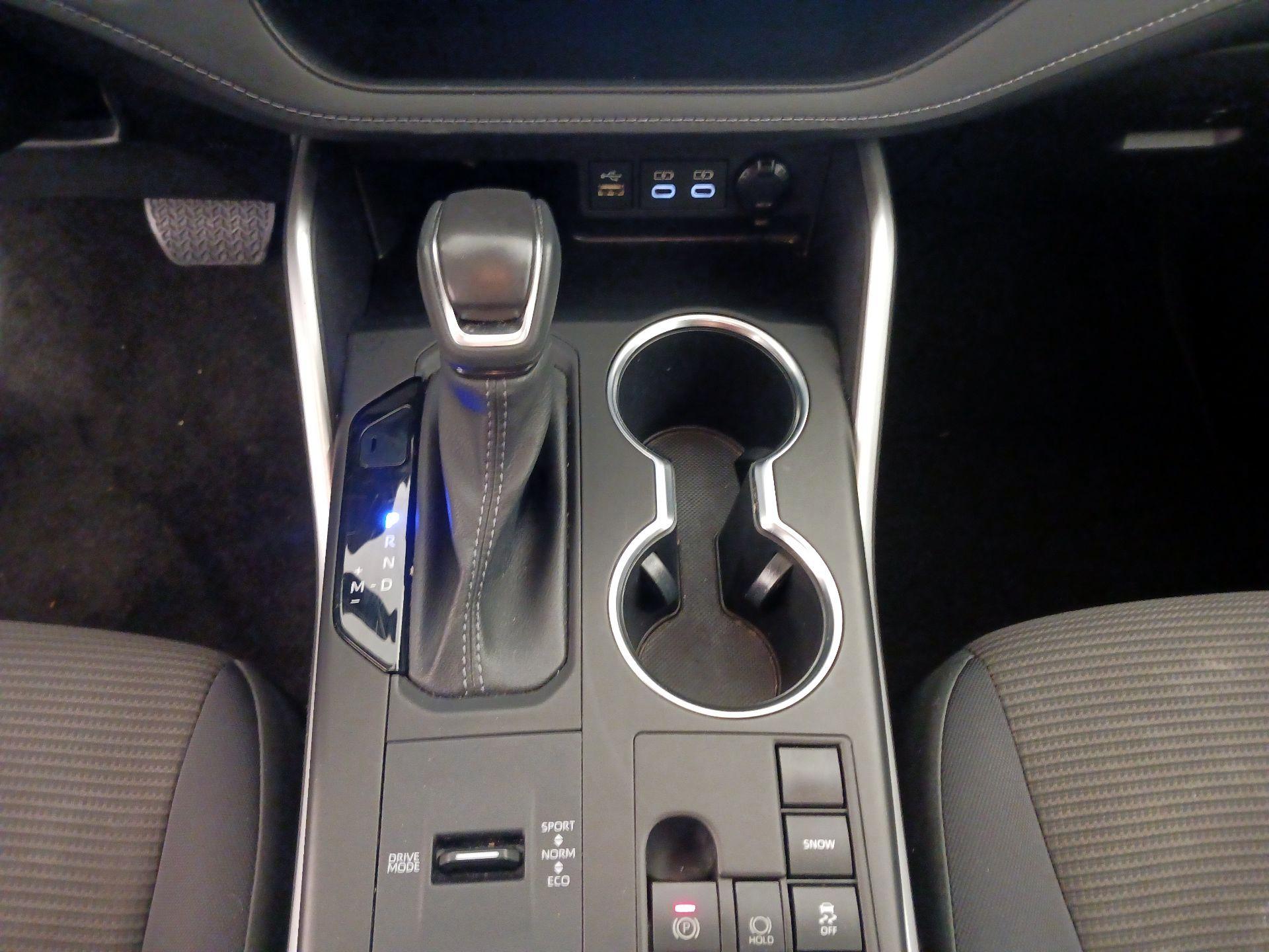 Thumbnail: 2023 Toyota Highlander - 17