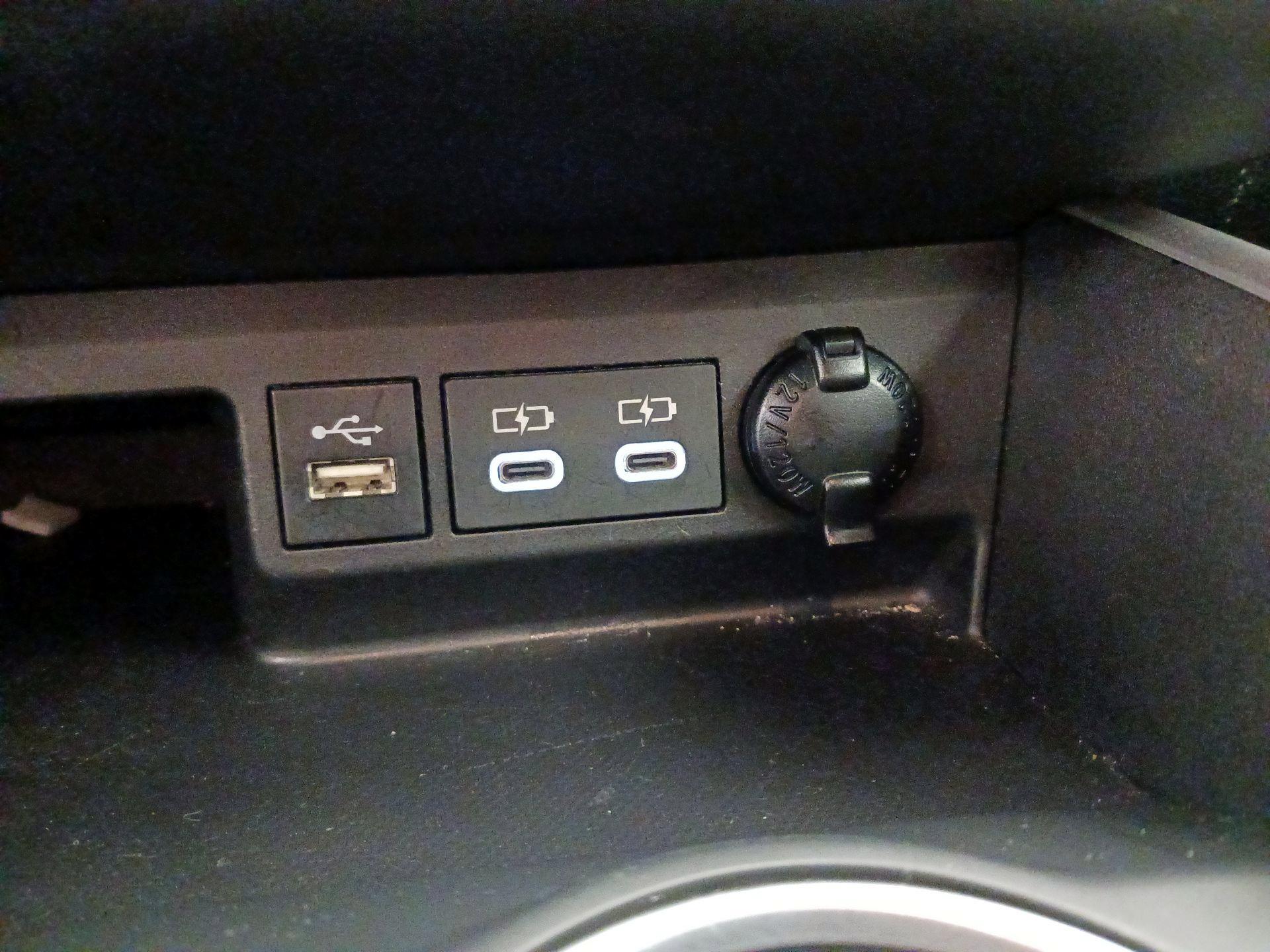 Thumbnail: 2023 Toyota Highlander - 18