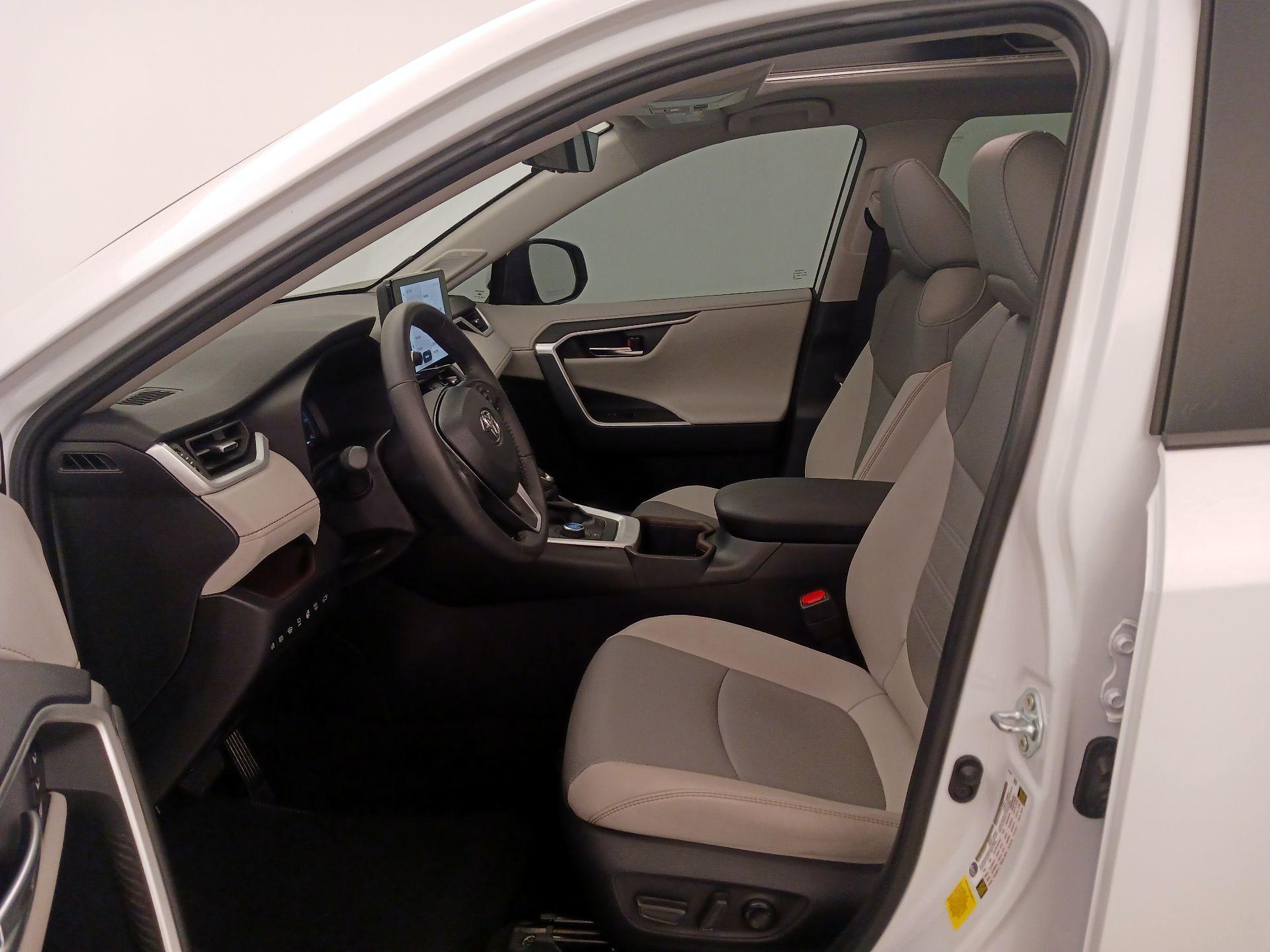 Thumbnail: 2024 Toyota RAV4 - 11