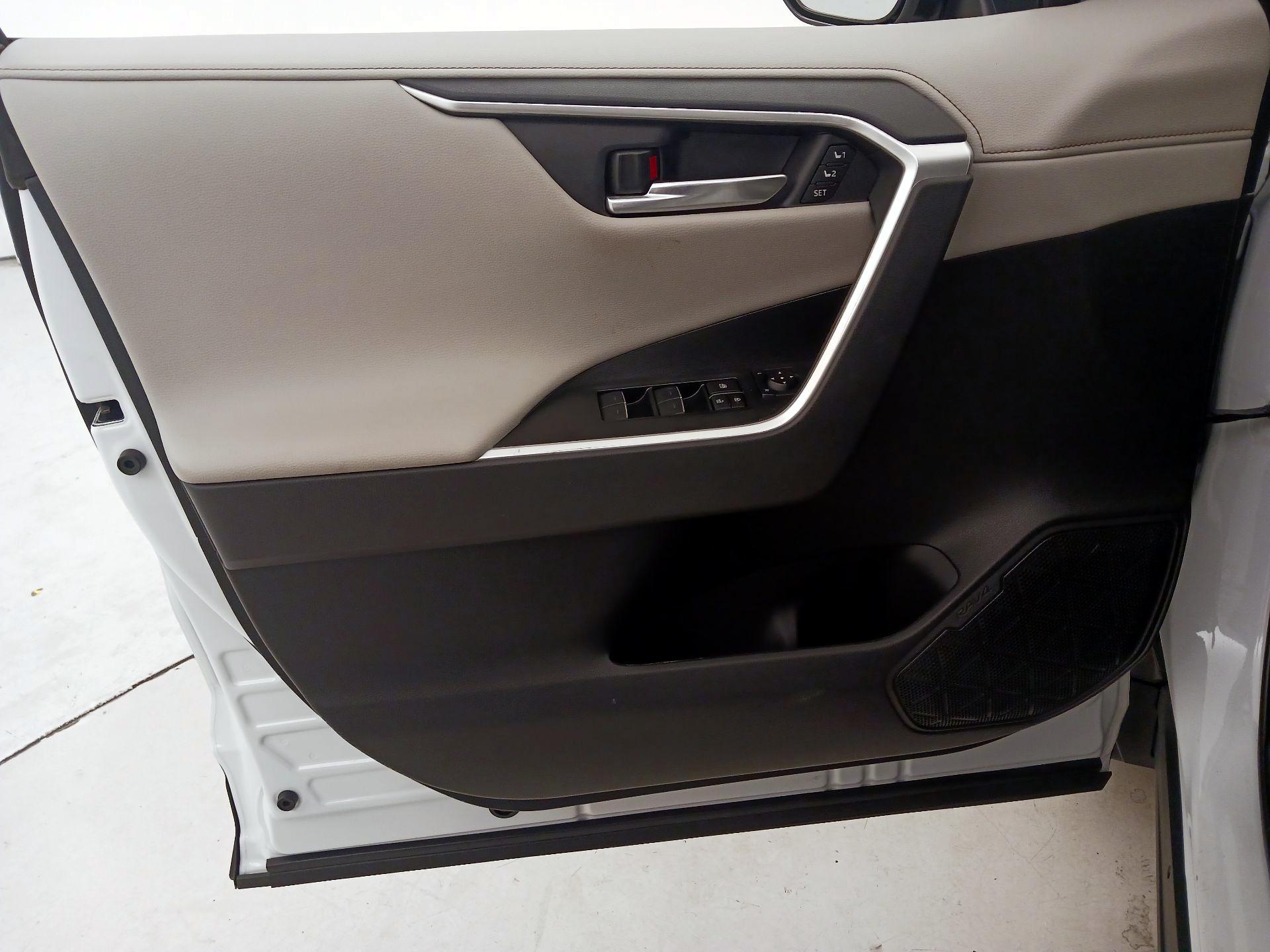 Thumbnail: 2024 Toyota RAV4 - 12