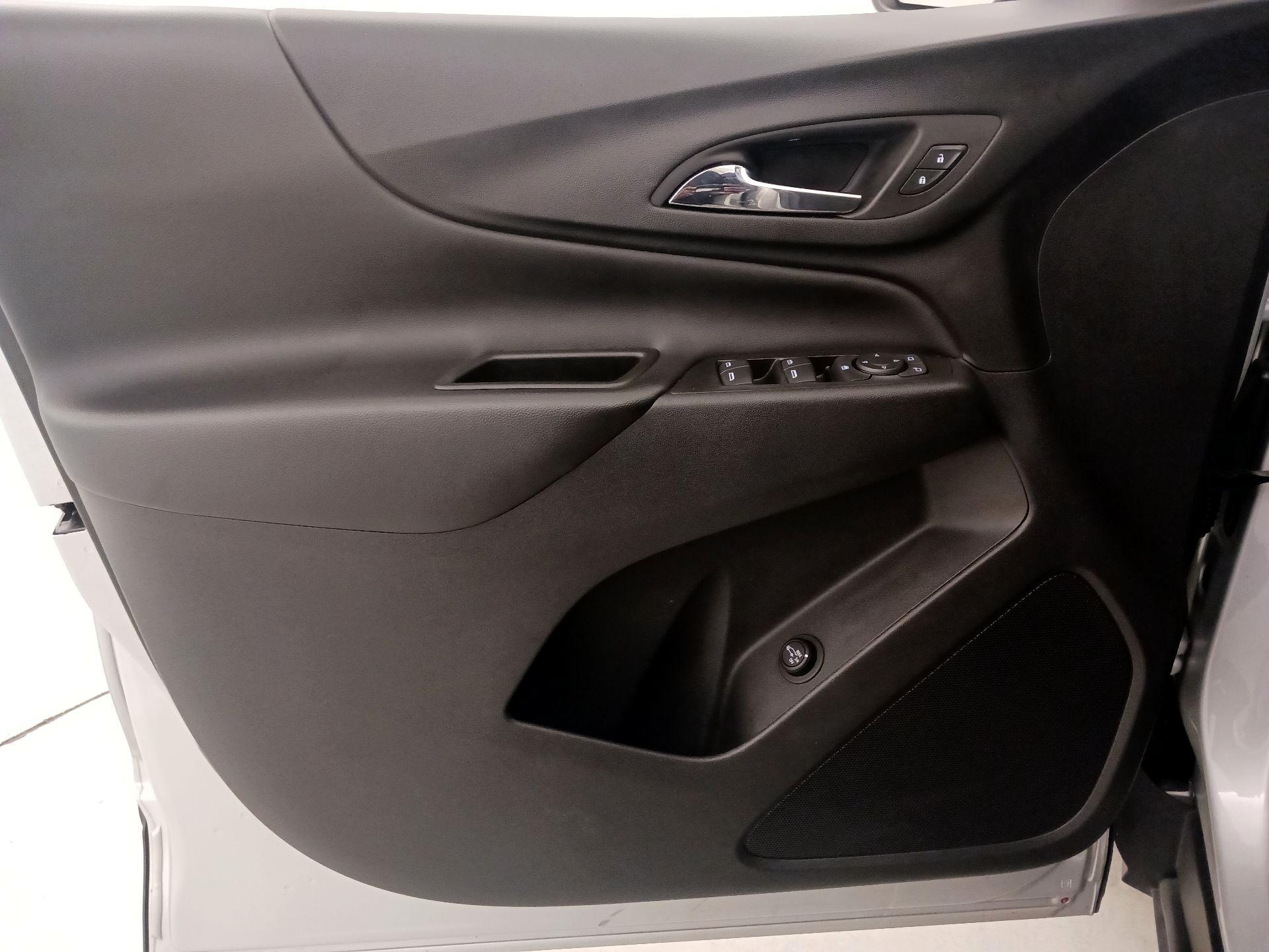 Thumbnail: 2022 Chevrolet Equinox - 12