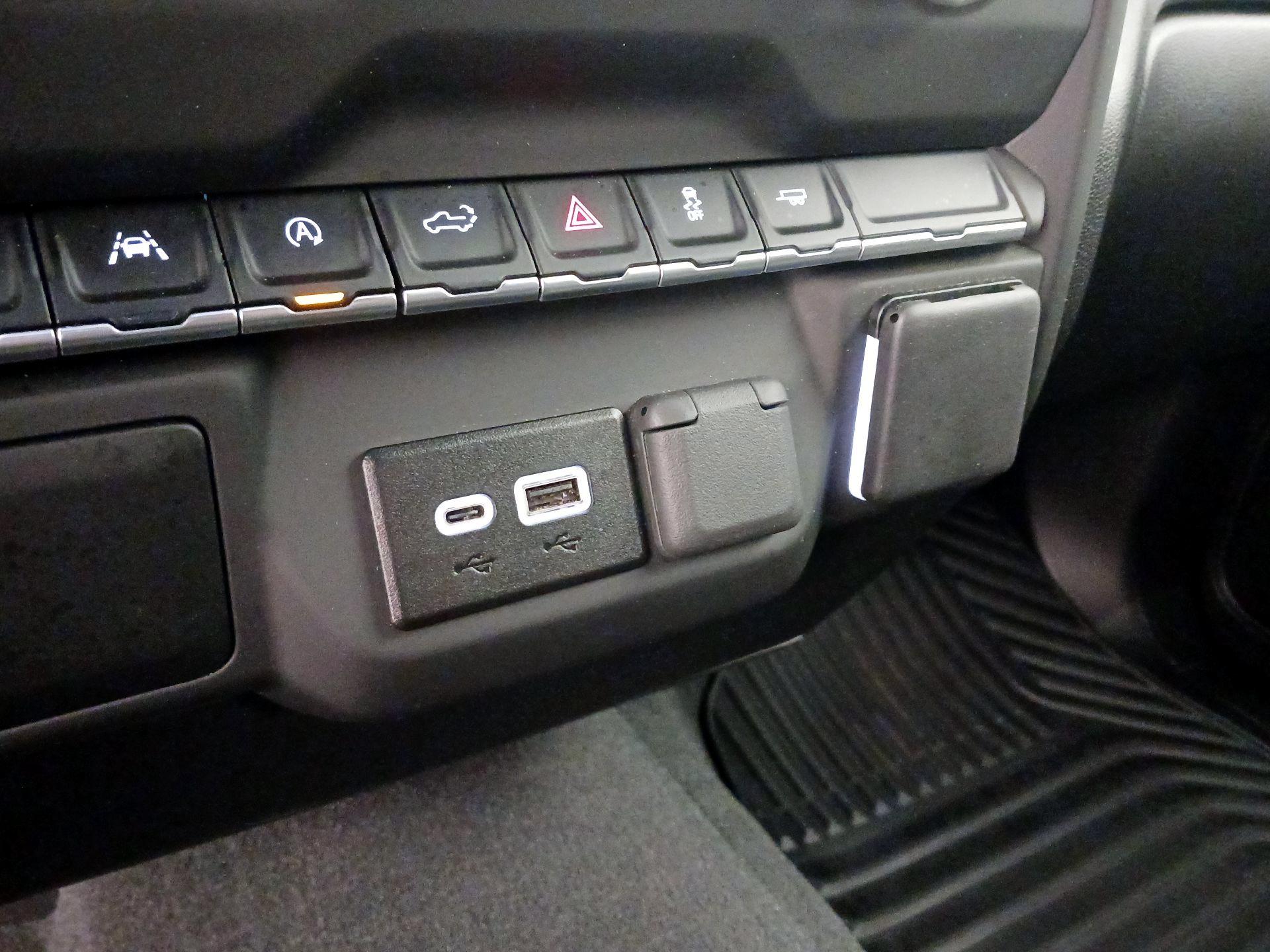 Thumbnail: 2025 Chevrolet Silverado 1500 - 18