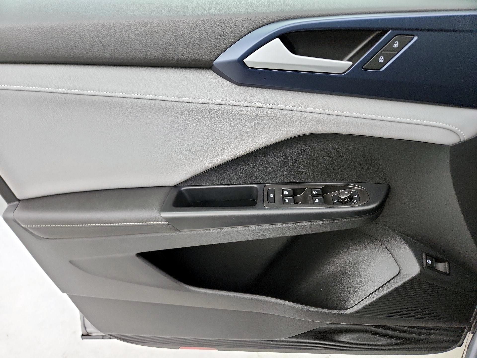 Thumbnail: 2024 Volkswagen Taos - 12