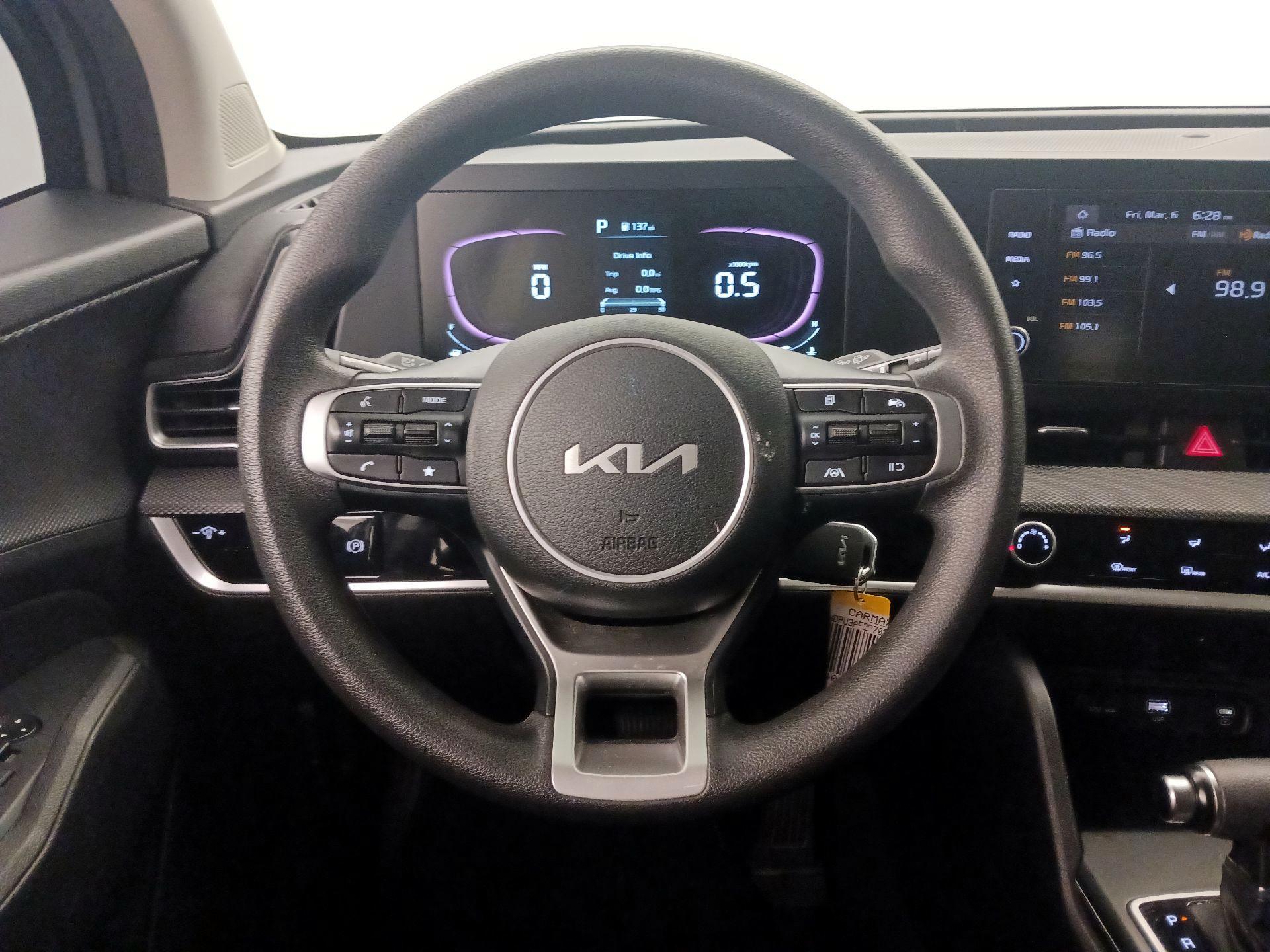 Thumbnail: 2023 Kia Sportage - 10
