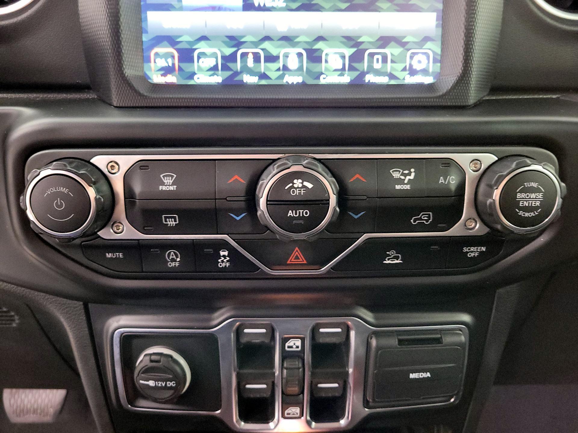 Thumbnail: 2022 Jeep Wrangler - 17