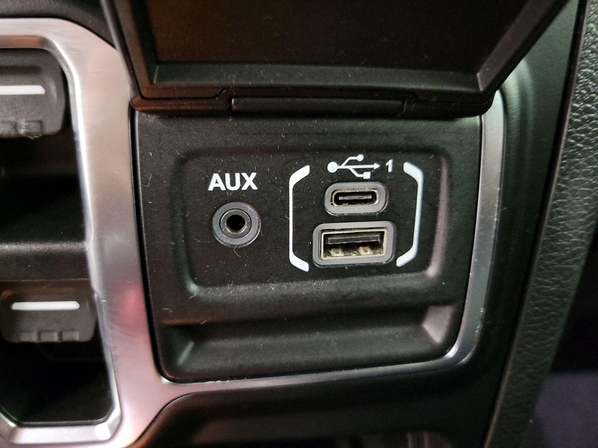 Thumbnail: 2022 Jeep Wrangler - 19