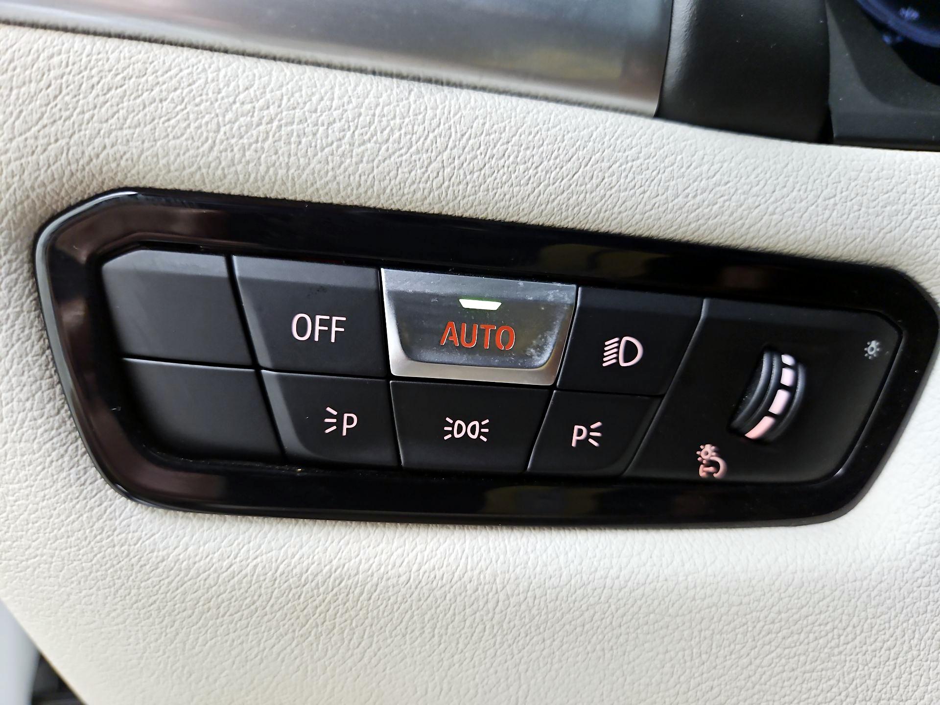 Thumbnail: 2021 BMW 8 Series - 13