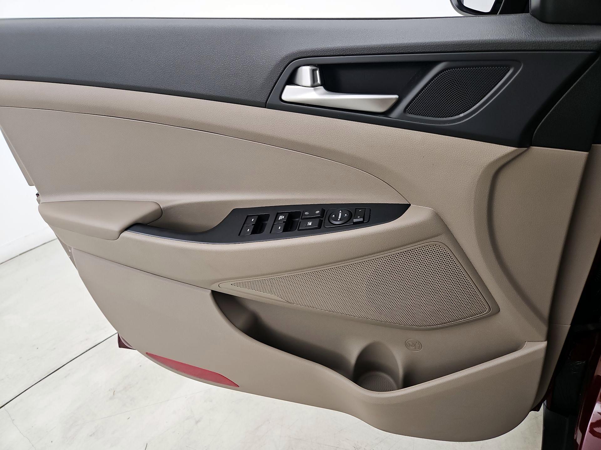 Thumbnail: 2020 Hyundai Tucson - 12