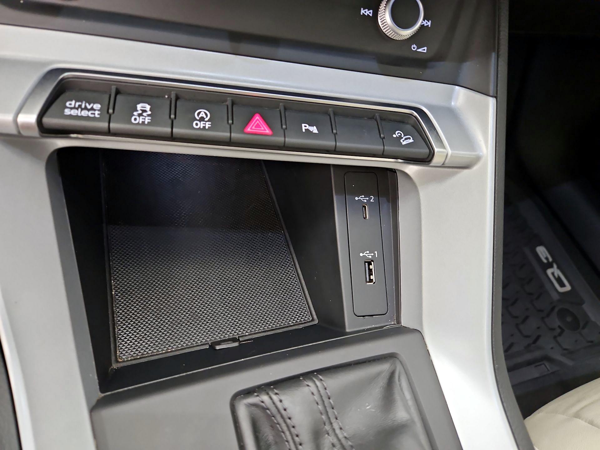 Thumbnail: 2021 Audi Q3 - 17