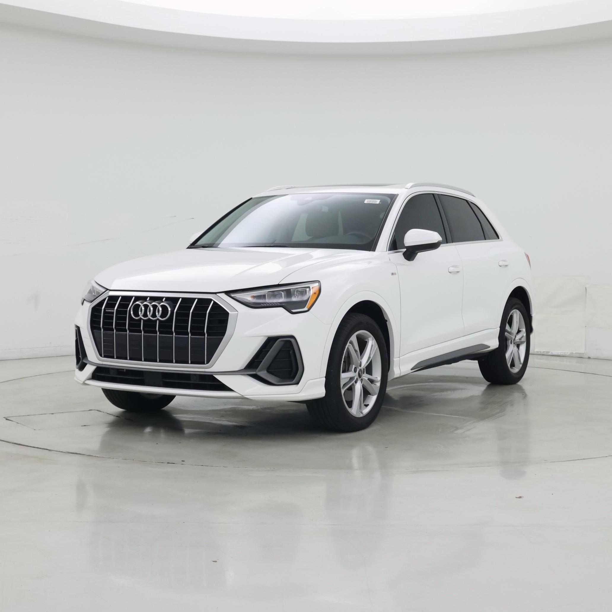 Thumbnail: 2021 Audi Q3 - 4