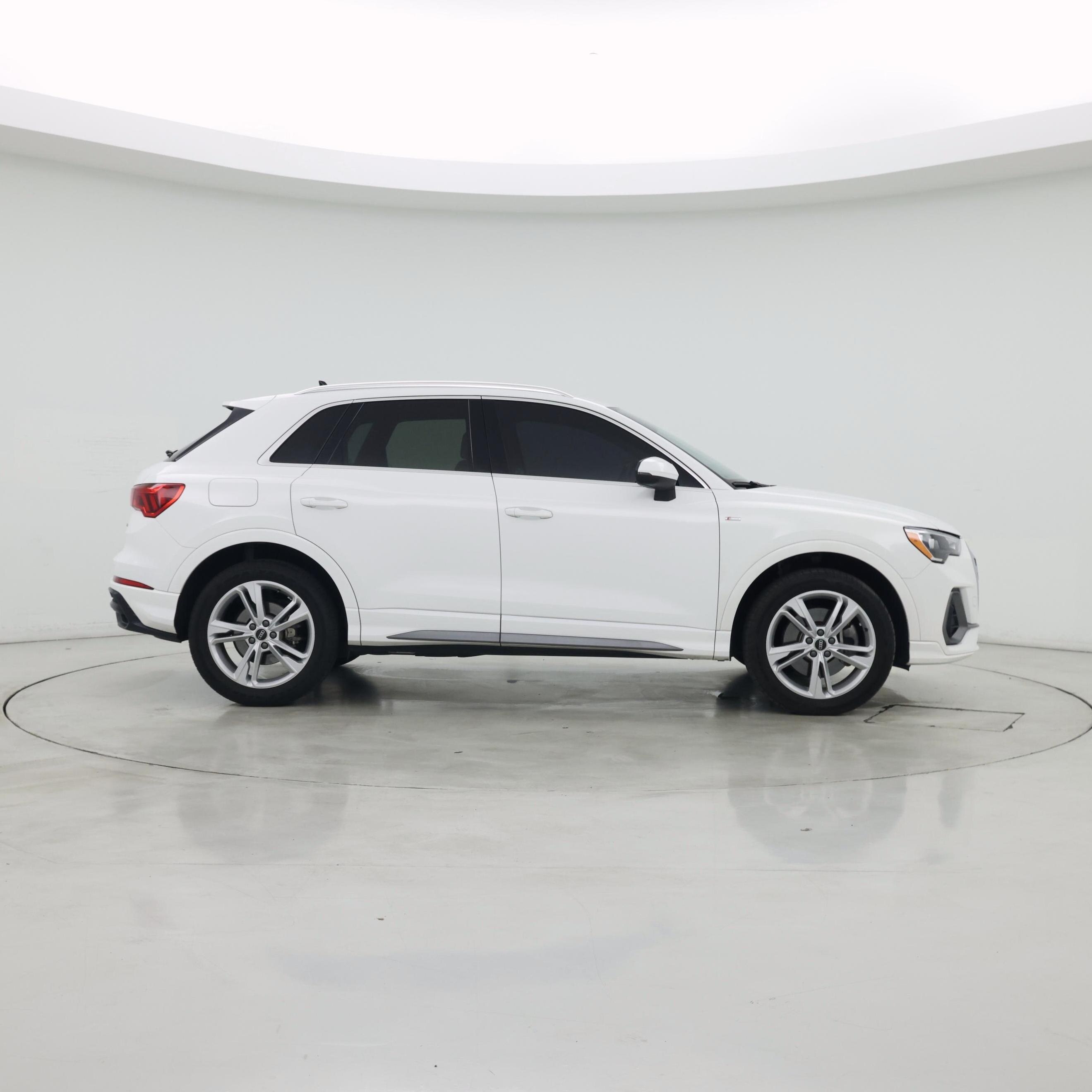 Thumbnail: 2021 Audi Q3 - 7